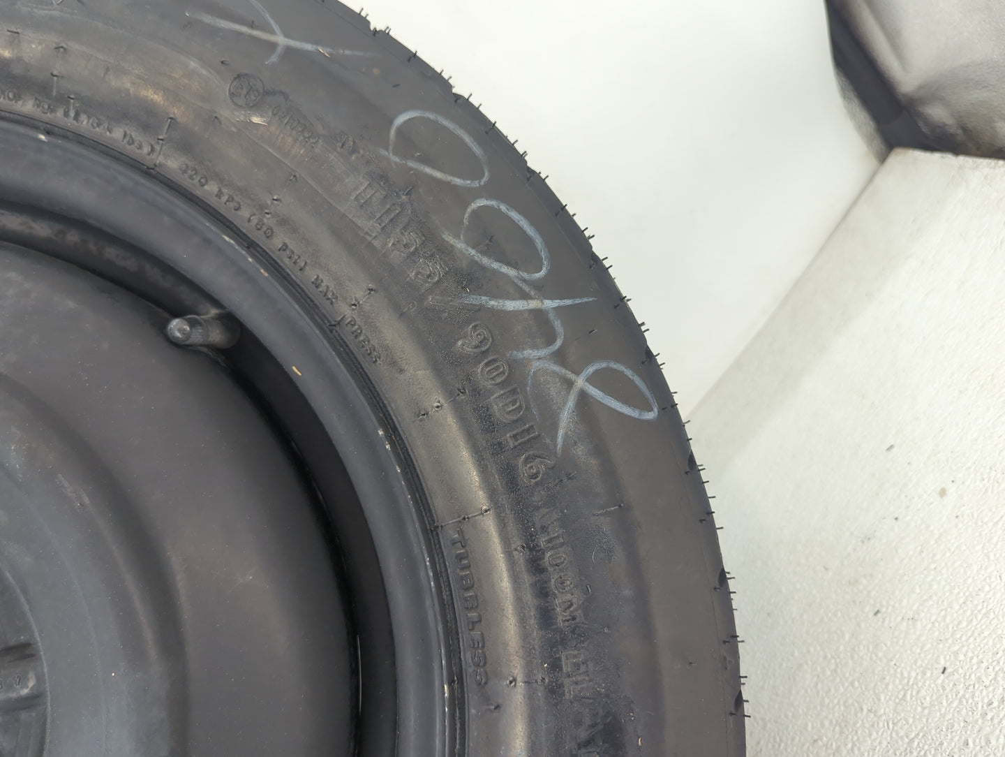 2011-2014 Chrysler 200 Spare Donut Tire Wheel Rim Oem 1486935 - Oemusedautoparts1.com