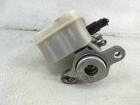2011-2014 Chrysler 200 Brake Master Cylinder 1492348 - Oemusedautoparts1.com