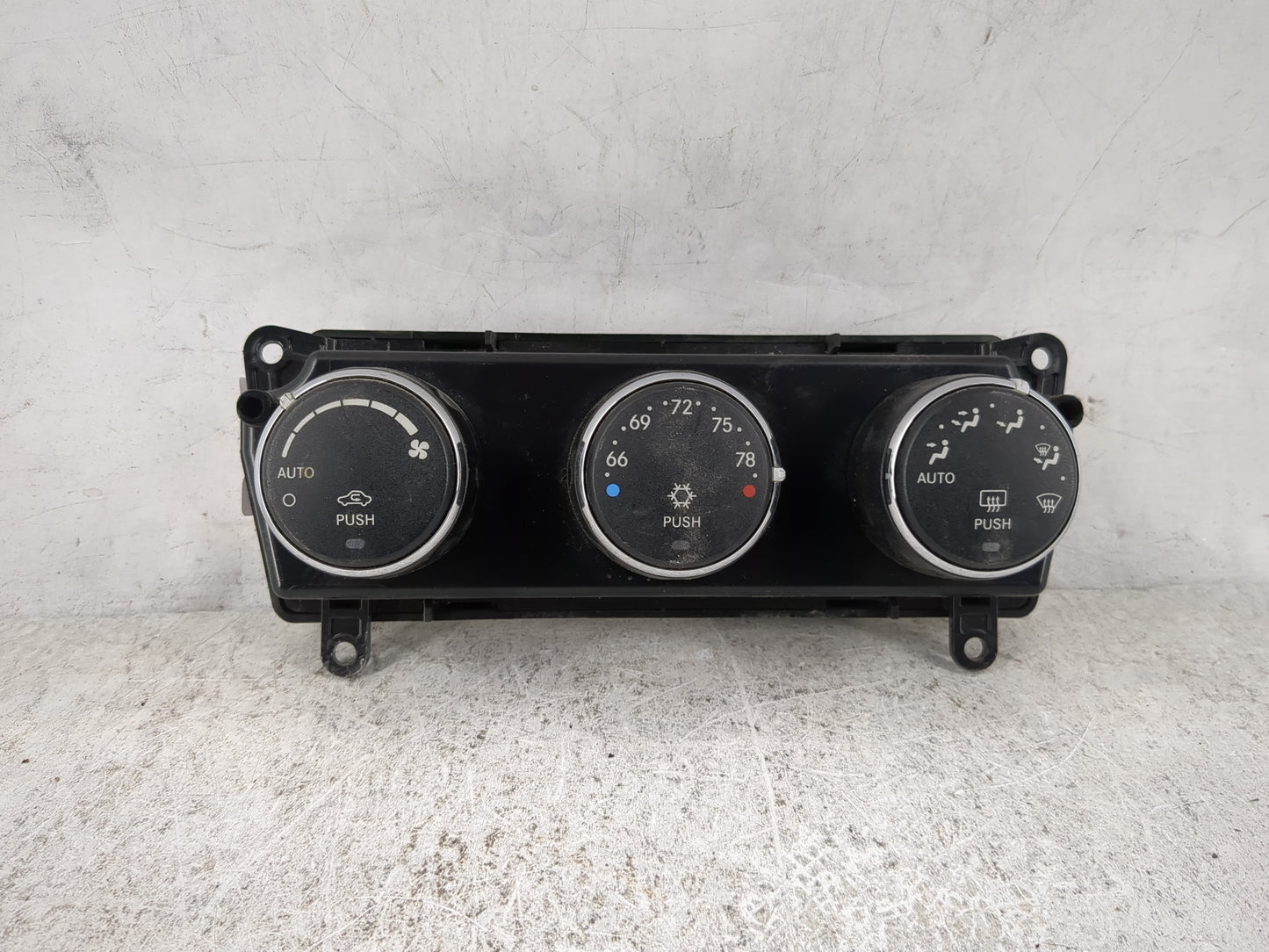 2012 Chrysler 200 Climate Control Module Temperature AC/Heater Replacement P/N:1SW68DX8AD 55111278AF Fits OEM Used Auto Part