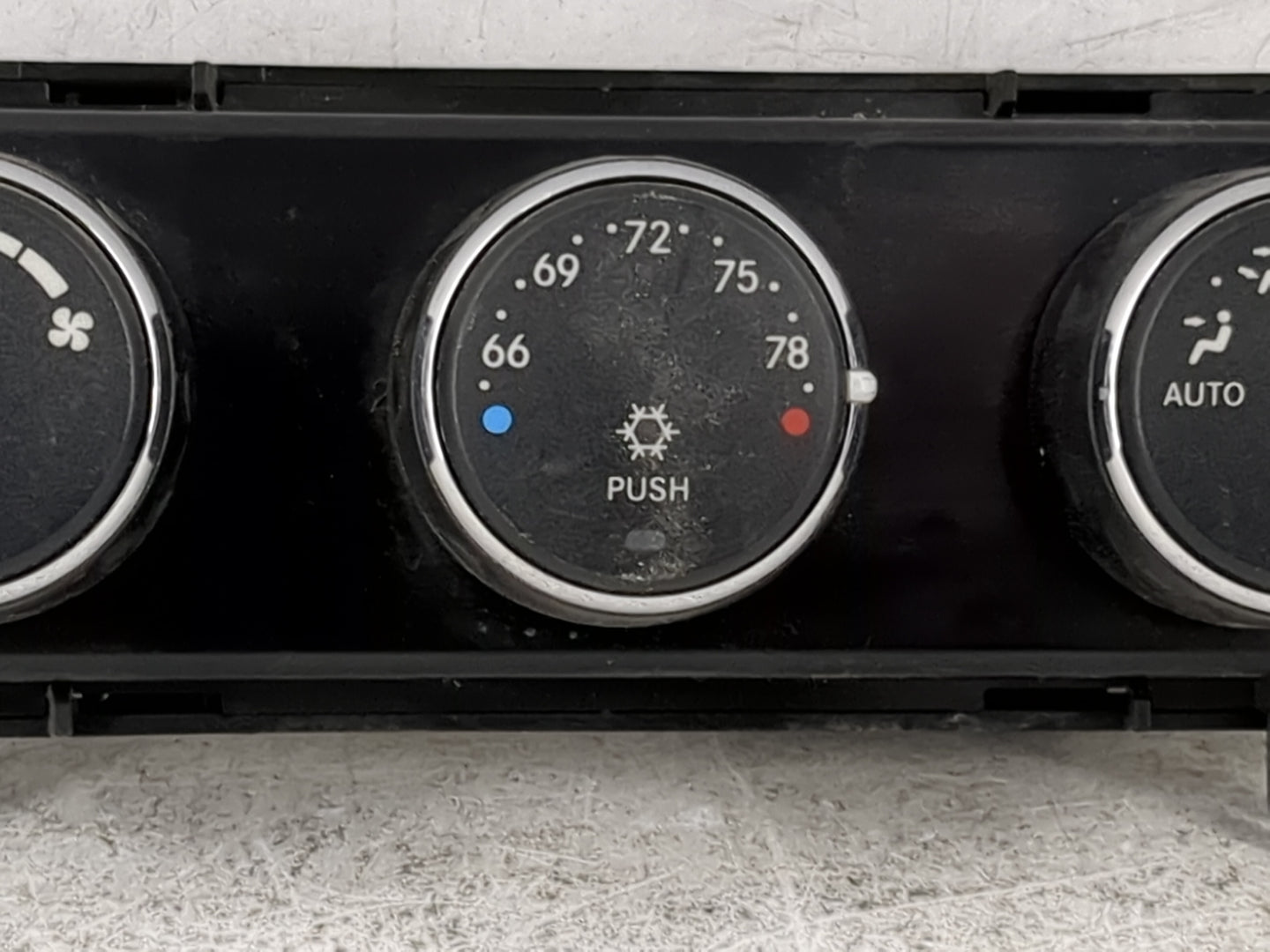 2012 Chrysler 200 Climate Control Module Temperature AC/Heater Replacement P/N:1SW68DX8AD 55111278AF Fits OEM Used Auto Part