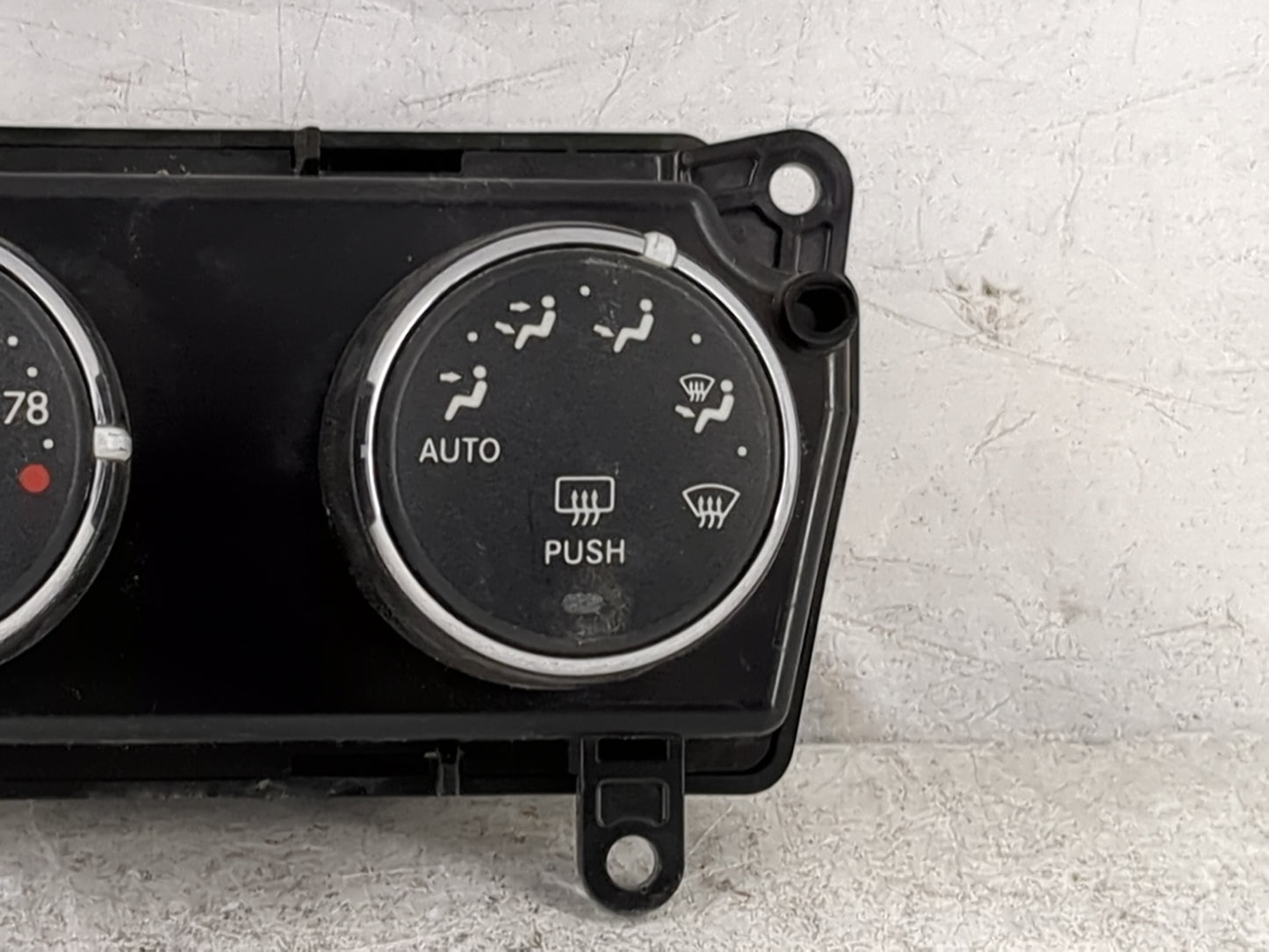2012 Chrysler 200 Climate Control Module Temperature AC/Heater Replacement P/N:1SW68DX8AD 55111278AF Fits OEM Used Auto Part