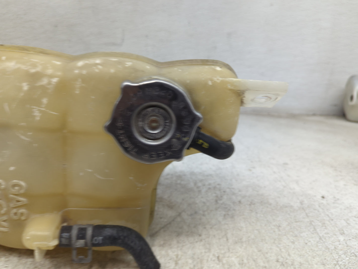 2012 Chrysler 200 Radiator Coolant Overflow Expansion Tank Bottle - Oemusedautoparts1.com