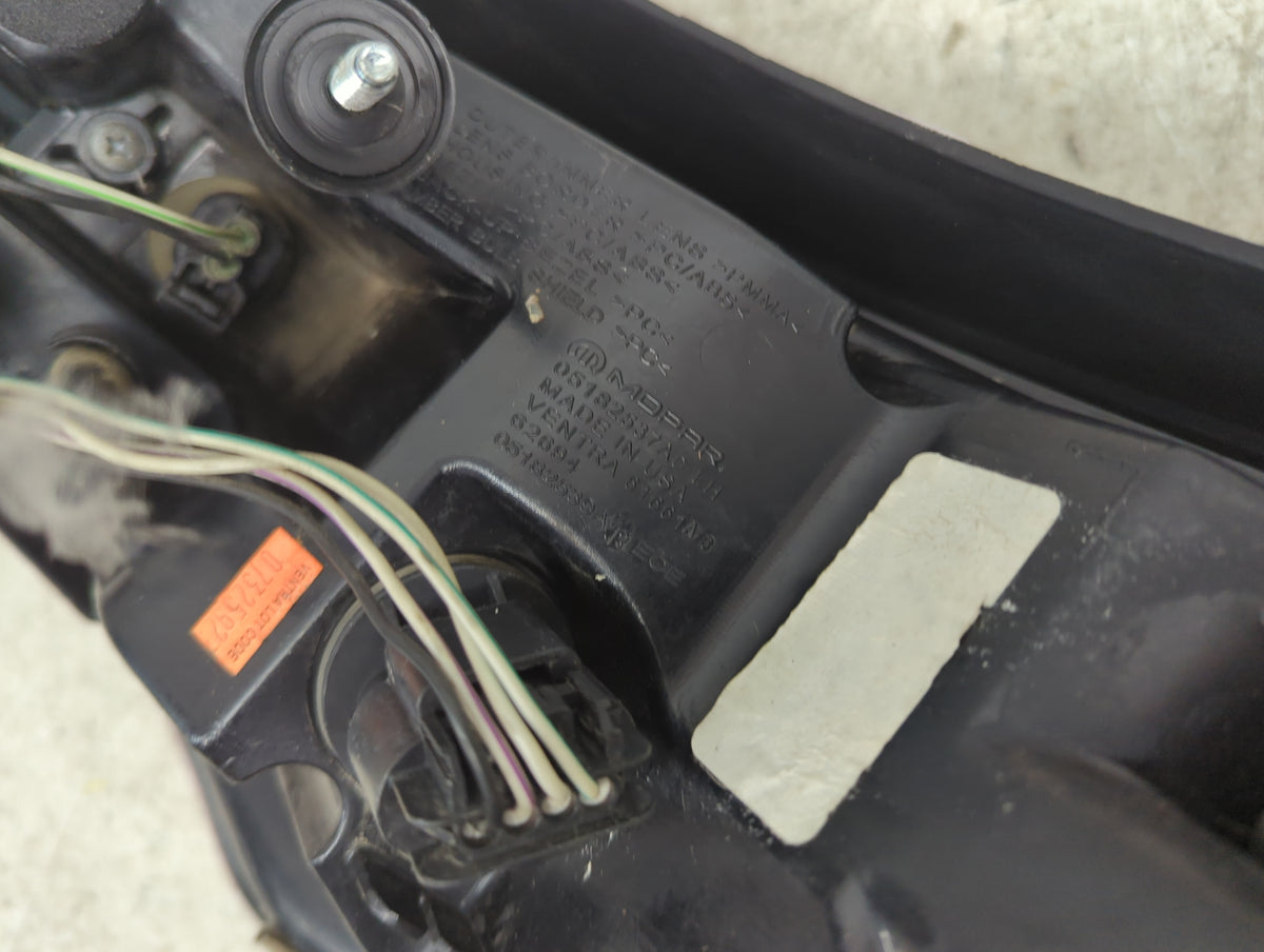 2012 Chrysler 200 Driver Left Side Deck Lid Mounted Tail Light 1499091 - Oemusedautoparts1.com