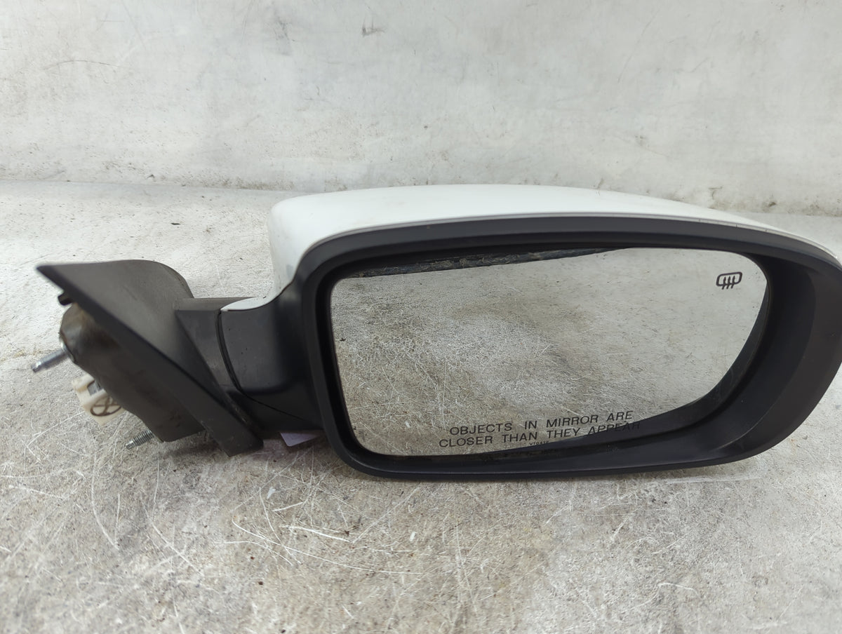 2011-2014 Chrysler 200 Passenger Side View Mirror - Right Door Mirror OEM Used - Oemusedautoparts1.com