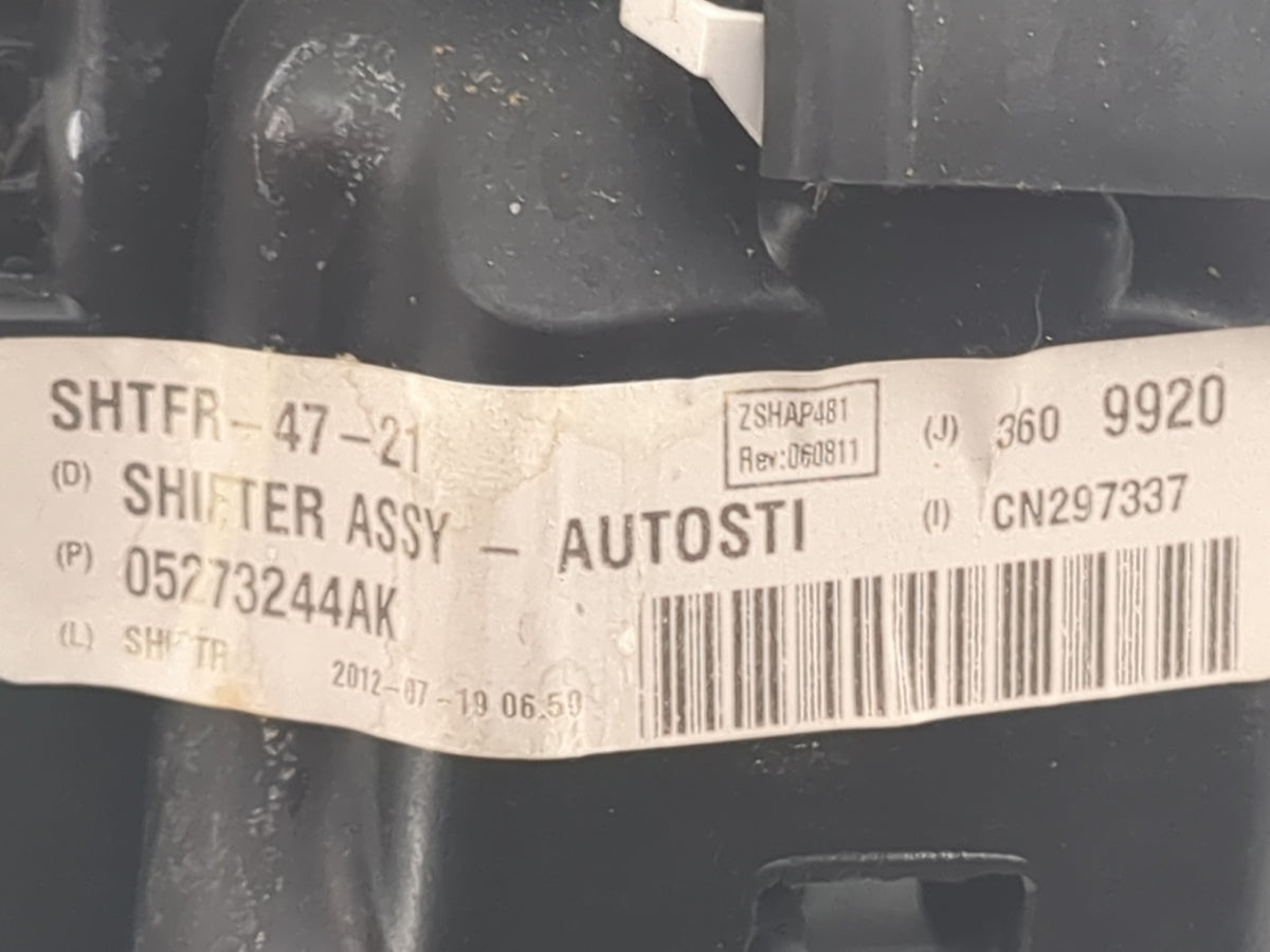 2012 Chrysler 200 Floor Console Assembly Shifter - Oemusedautoparts1.com