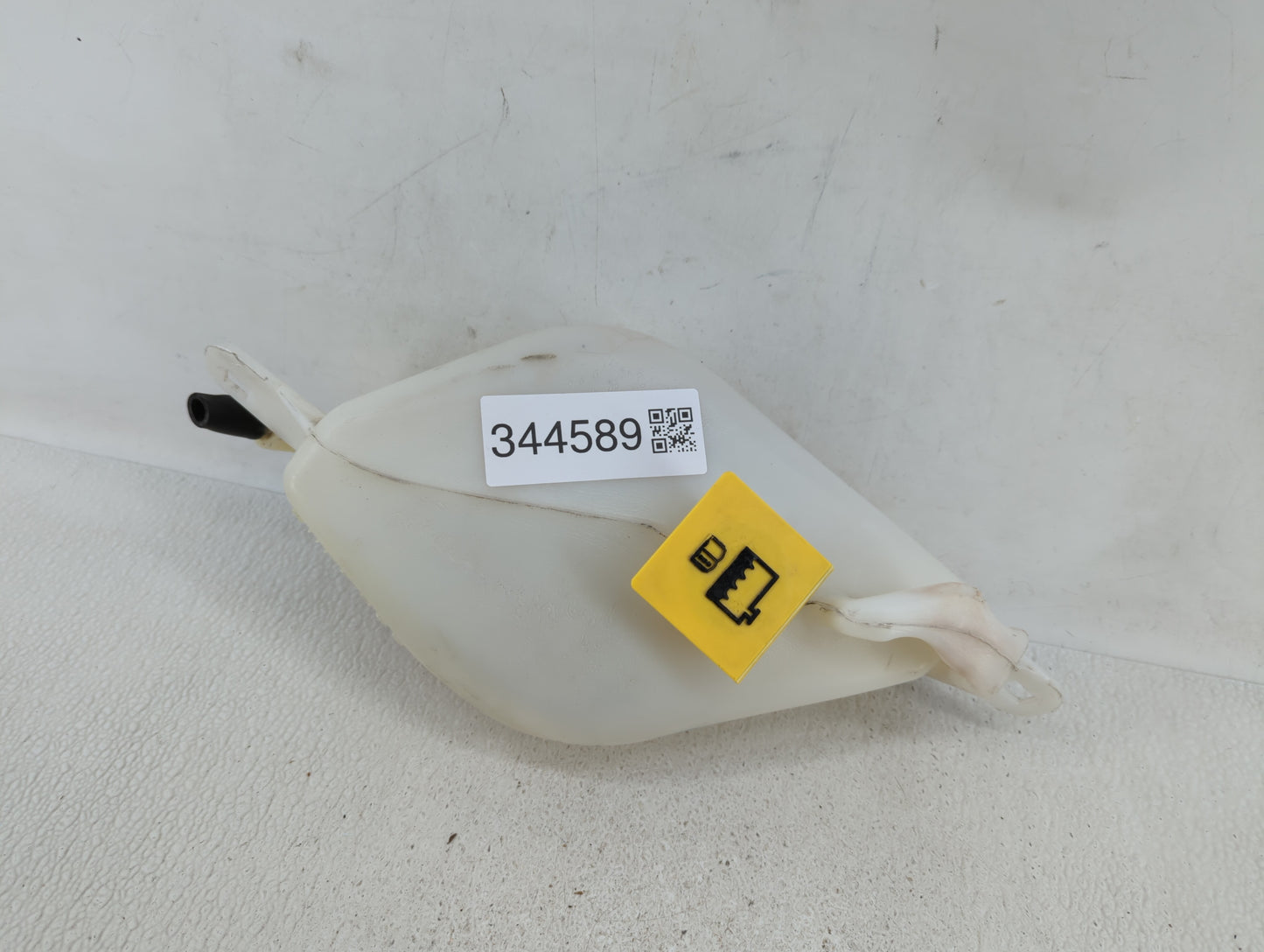 2011-2014 Chrysler 200 Radiator Coolant Overflow Expansion Tank Bottle - Oemusedautoparts1.com