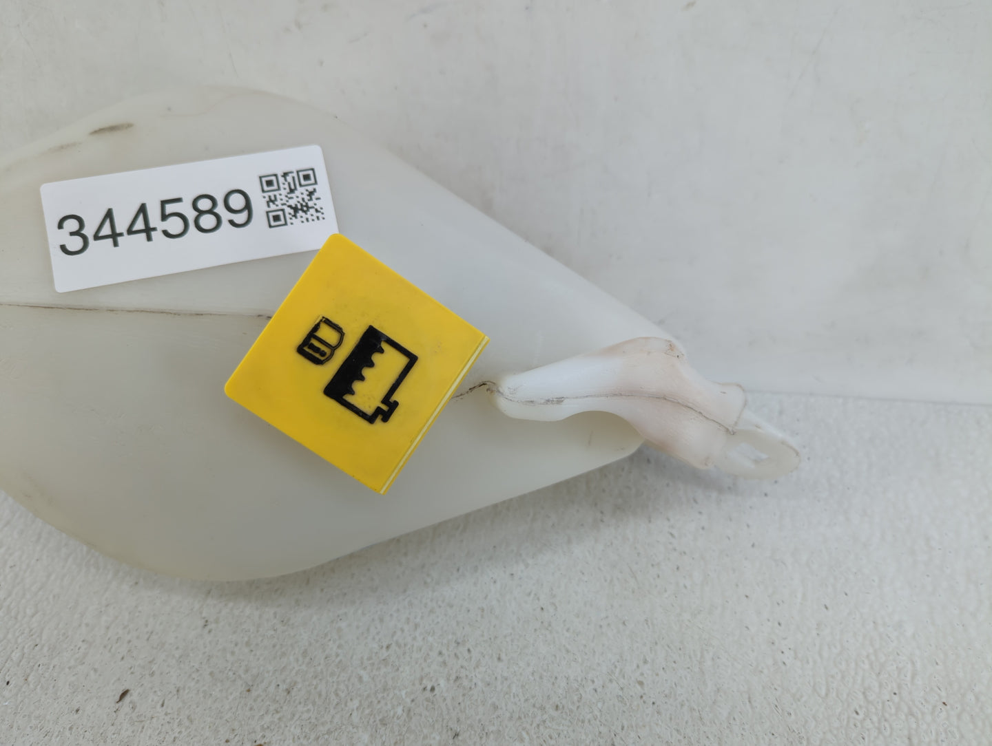 2011-2014 Chrysler 200 Radiator Coolant Overflow Expansion Tank Bottle - Oemusedautoparts1.com
