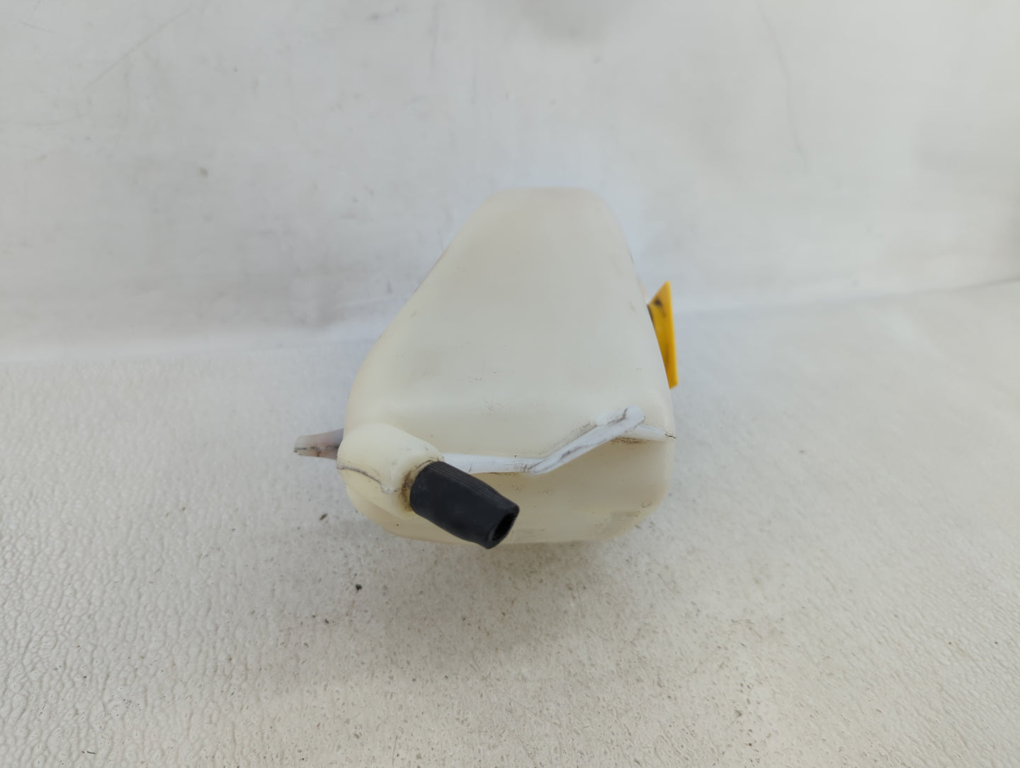 2011-2014 Chrysler 200 Radiator Coolant Overflow Expansion Tank Bottle - Oemusedautoparts1.com