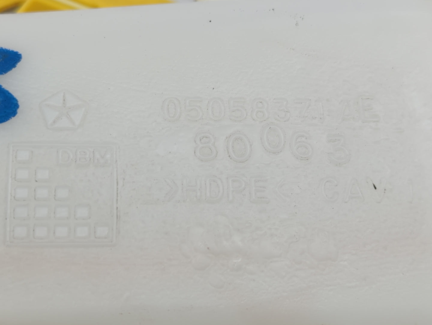 2011-2014 Chrysler 200 Radiator Coolant Overflow Expansion Tank Bottle - Oemusedautoparts1.com