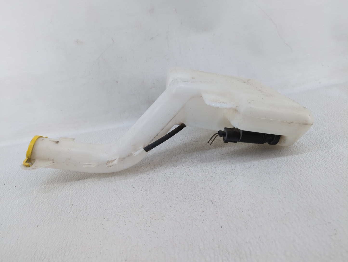 2011-2014 Chrysler 200 Radiator Coolant Overflow Expansion Tank Bottle - Oemusedautoparts1.com