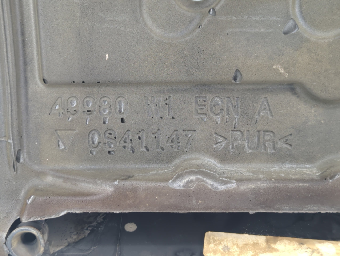 2012 Chrysler 200 Engine Cover - Oemusedautoparts1.com