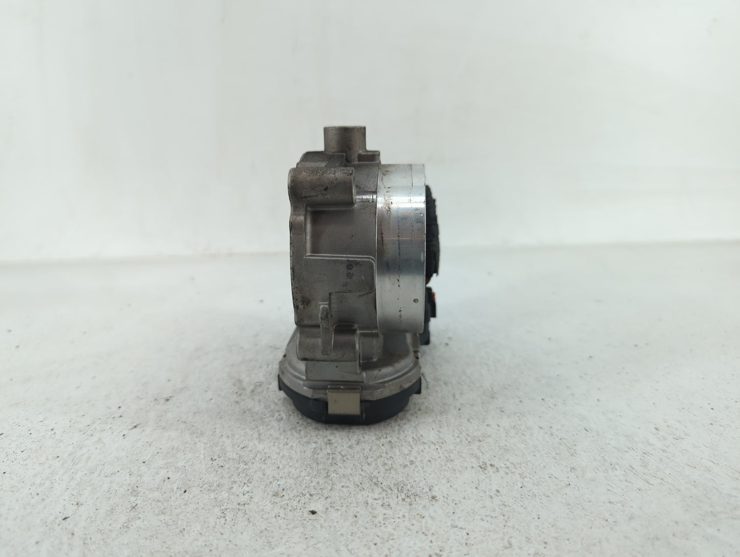 2011-2017 Chrysler 200 Throttle Body P/N:05184349AE 05184349AC Fits OEM Used Auto Parts - Oemusedautoparts1.com