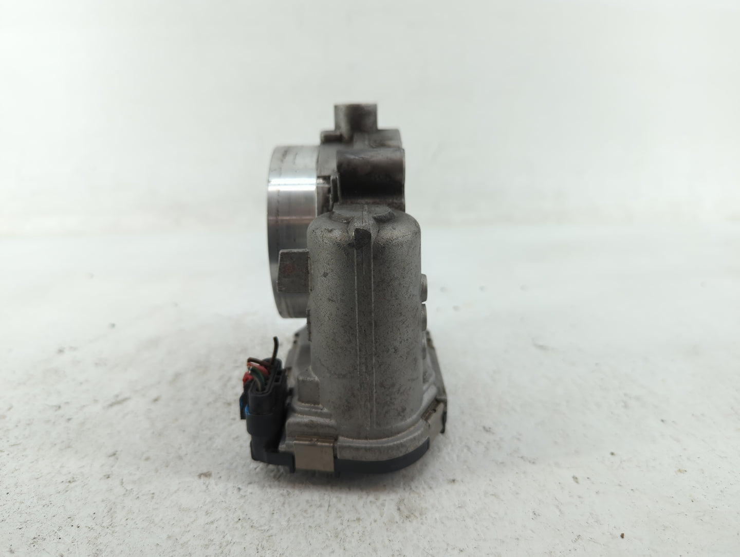 2011-2017 Chrysler 200 Throttle Body P/N:05184349AE 05184349AC Fits OEM Used Auto Parts - Oemusedautoparts1.com