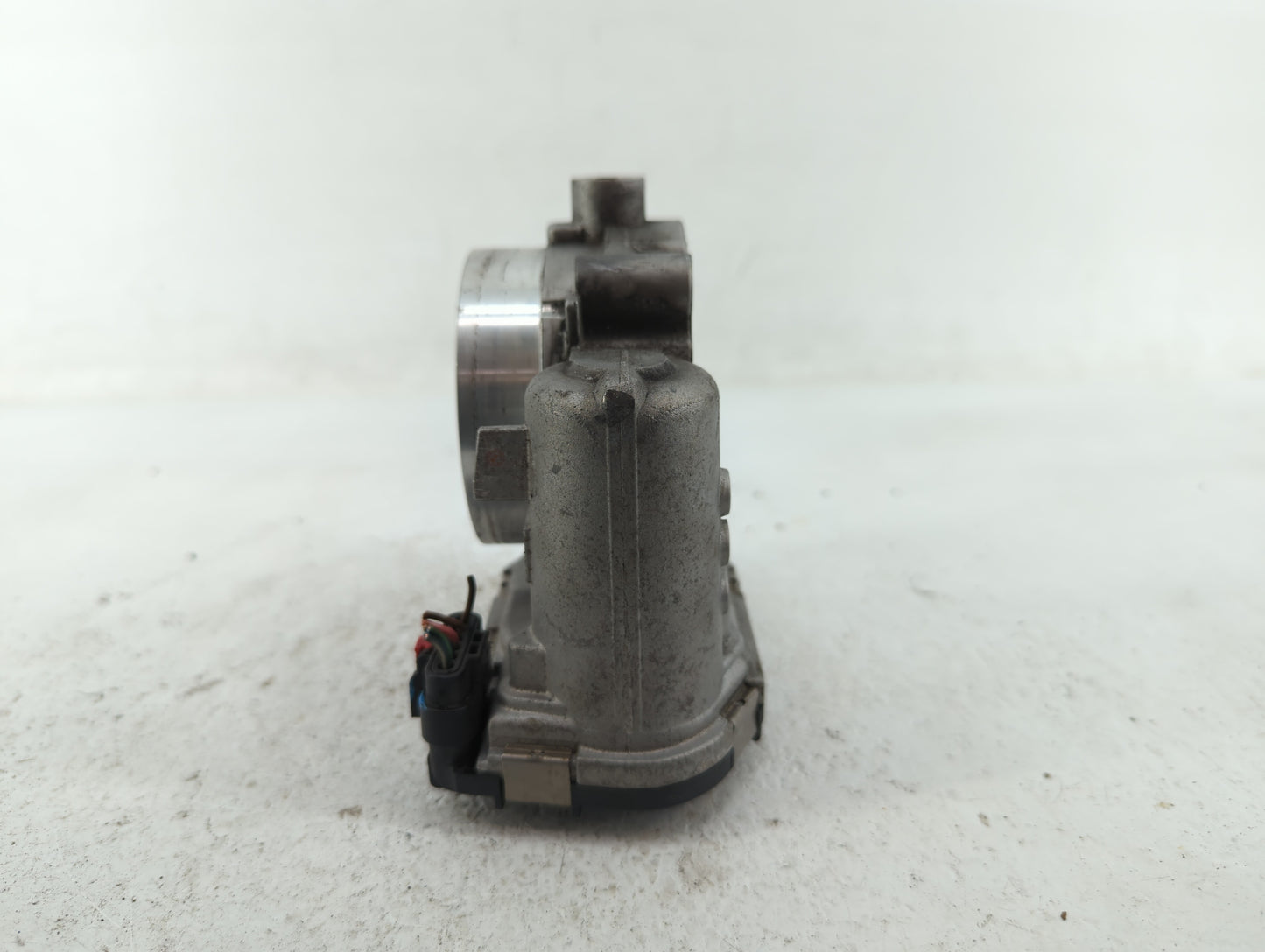 2011-2017 Chrysler 200 Throttle Body P/N:05184349AE 05184349AC Fits OEM Used Auto Parts - Oemusedautoparts1.com