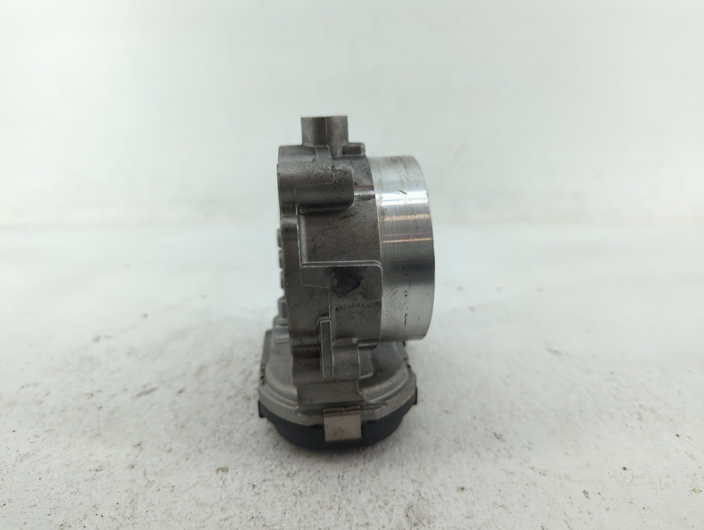 2011-2017 Chrysler 200 Throttle Body P/N:05184349AE 05184349AC Fits OEM Used Auto Parts - Oemusedautoparts1.com