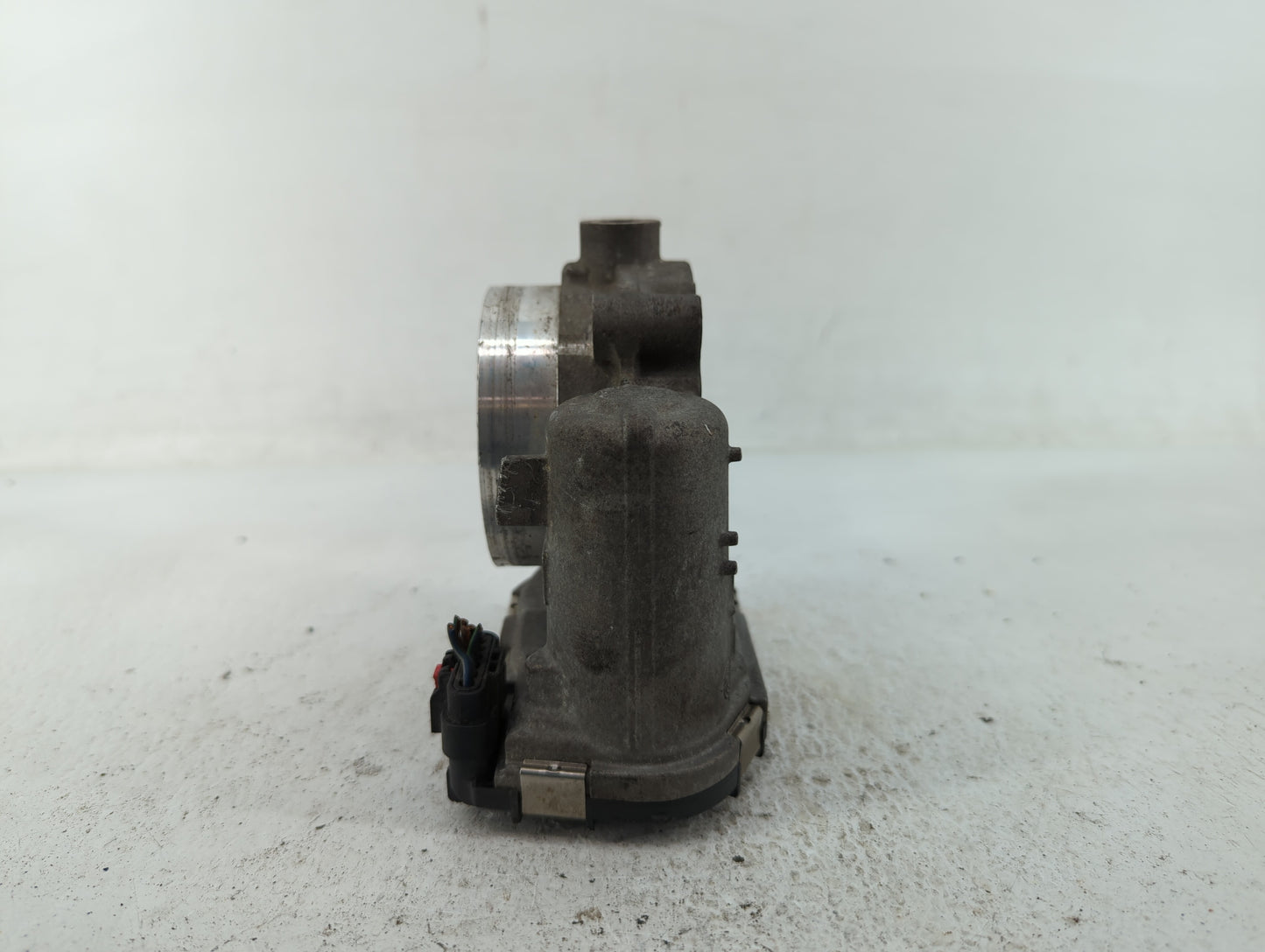 2011-2017 Chrysler 200 Throttle Body P/N:05184349AE 05184349AC Fits OEM Used Auto Parts - Oemusedautoparts1.com