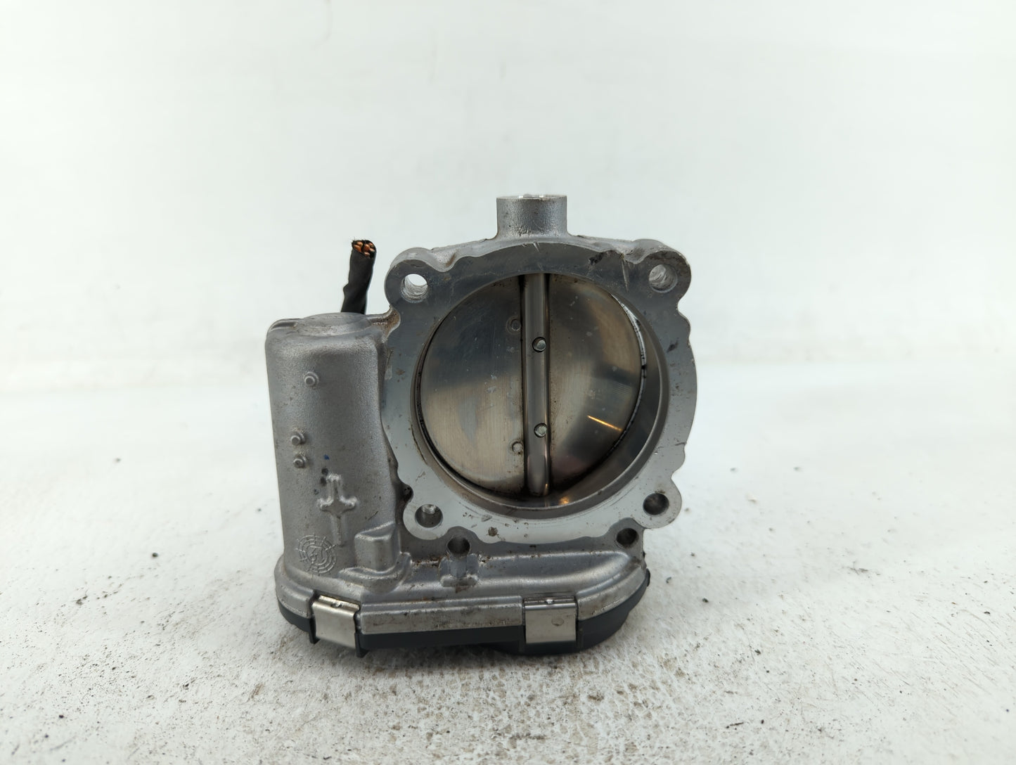 2011-2017 Chrysler 200 Throttle Body P/N:05184349AE 05184349AC Fits OEM Used Auto Parts - Oemusedautoparts1.com
