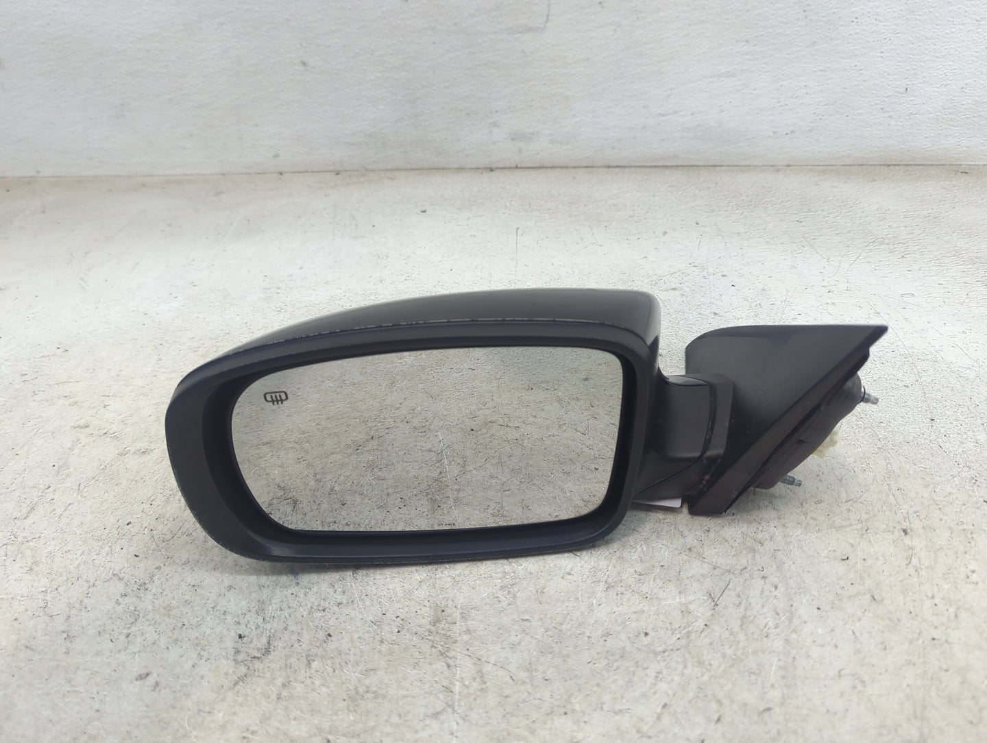 2011-2014 Chrysler 200 Driver Side View Mirror - Left Door Mirror OEM Used - Oemusedautoparts1.com