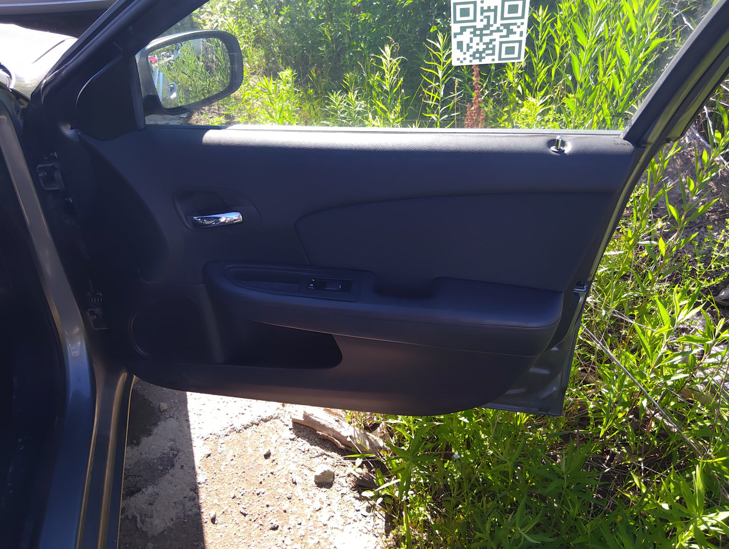 2012 Chrysler 200 Front Right Passenger Interior Door Panel Trim 5031883 - Oemusedautoparts1.com