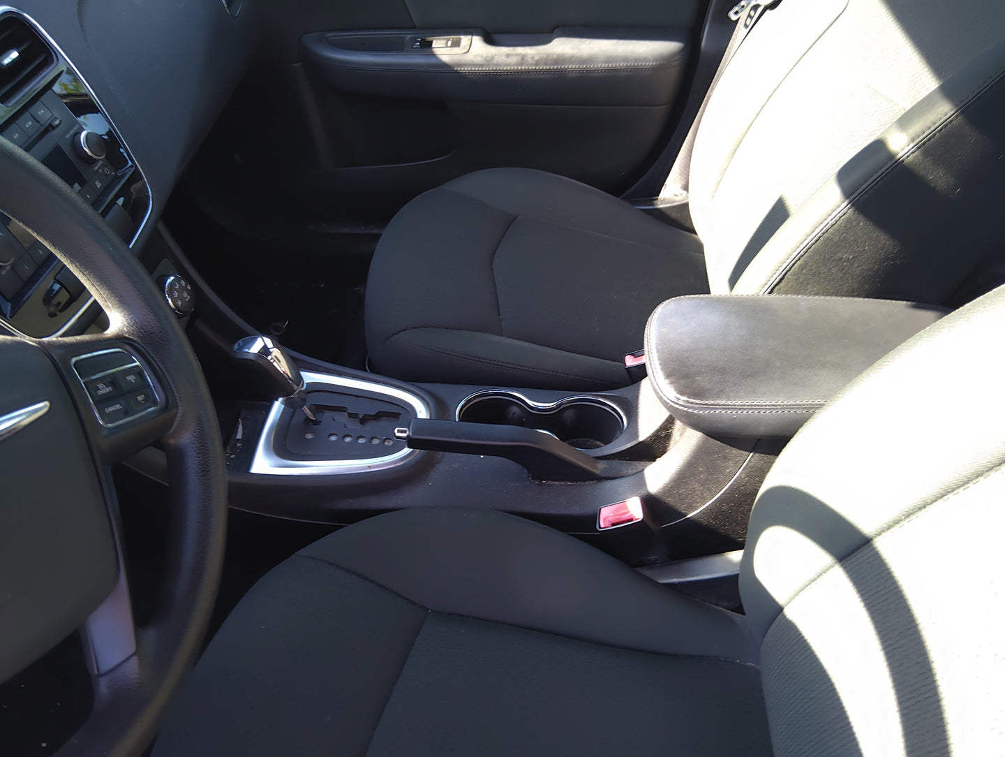 2011-2014 Chrysler 200 Center Floor Console Fits Fits 2011 2012 2013 2014 OEM Used Auto Parts - Oemusedautoparts1.com