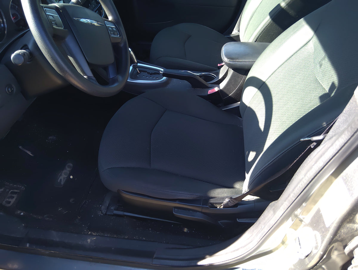 2012 Chrysler 200 Driver Front Seat Oem - Oemusedautoparts1.com