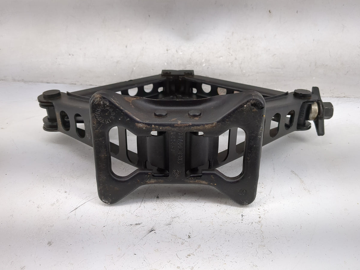 2012 Chrysler 200 Spare Scissor Car Jack 5033956 - Oemusedautoparts1.com