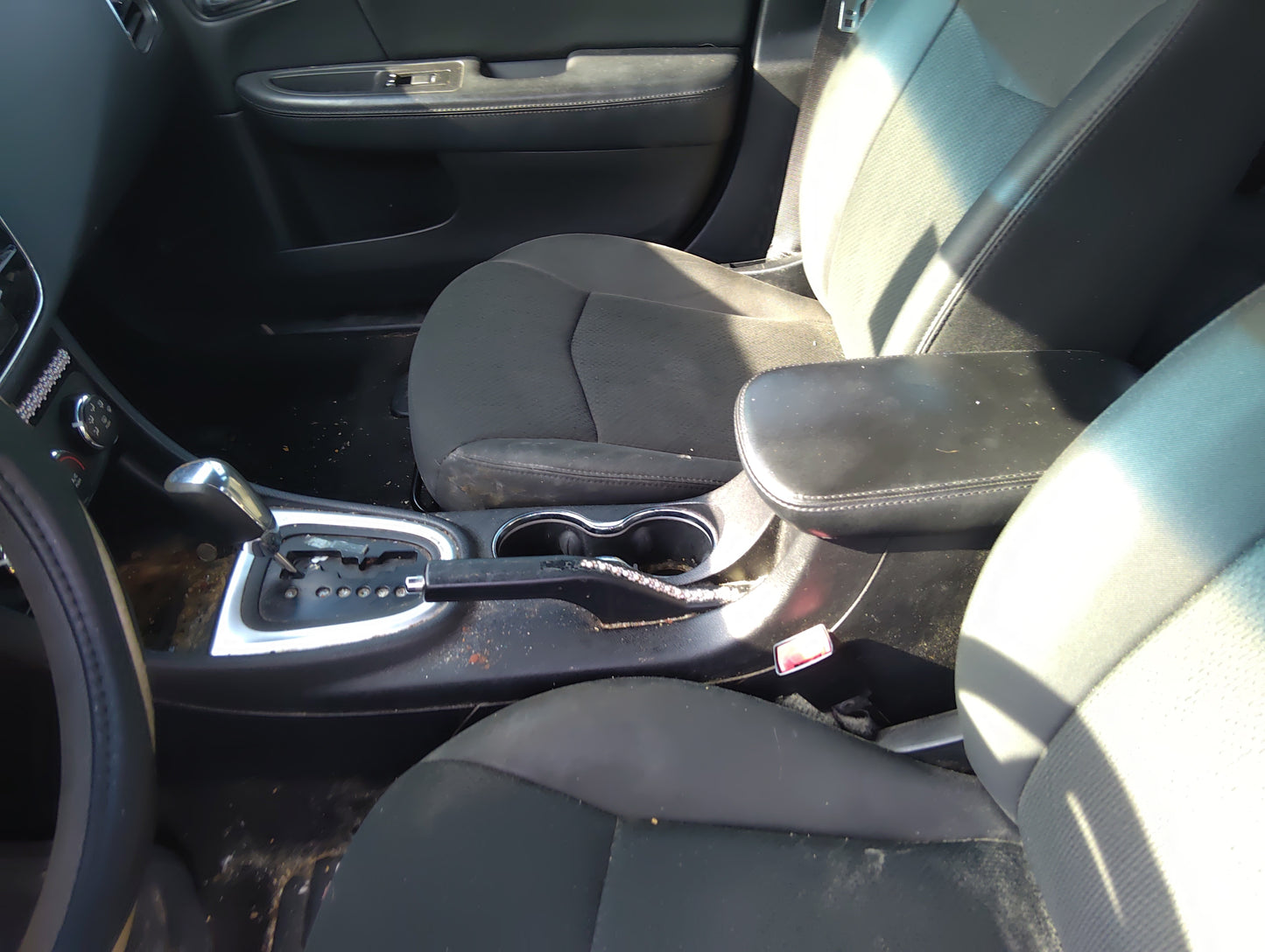 2011-2014 Chrysler 200 Center Floor Console Fits Fits 2011 2012 2013 2014 OEM Used Auto Parts - Oemusedautoparts1.com