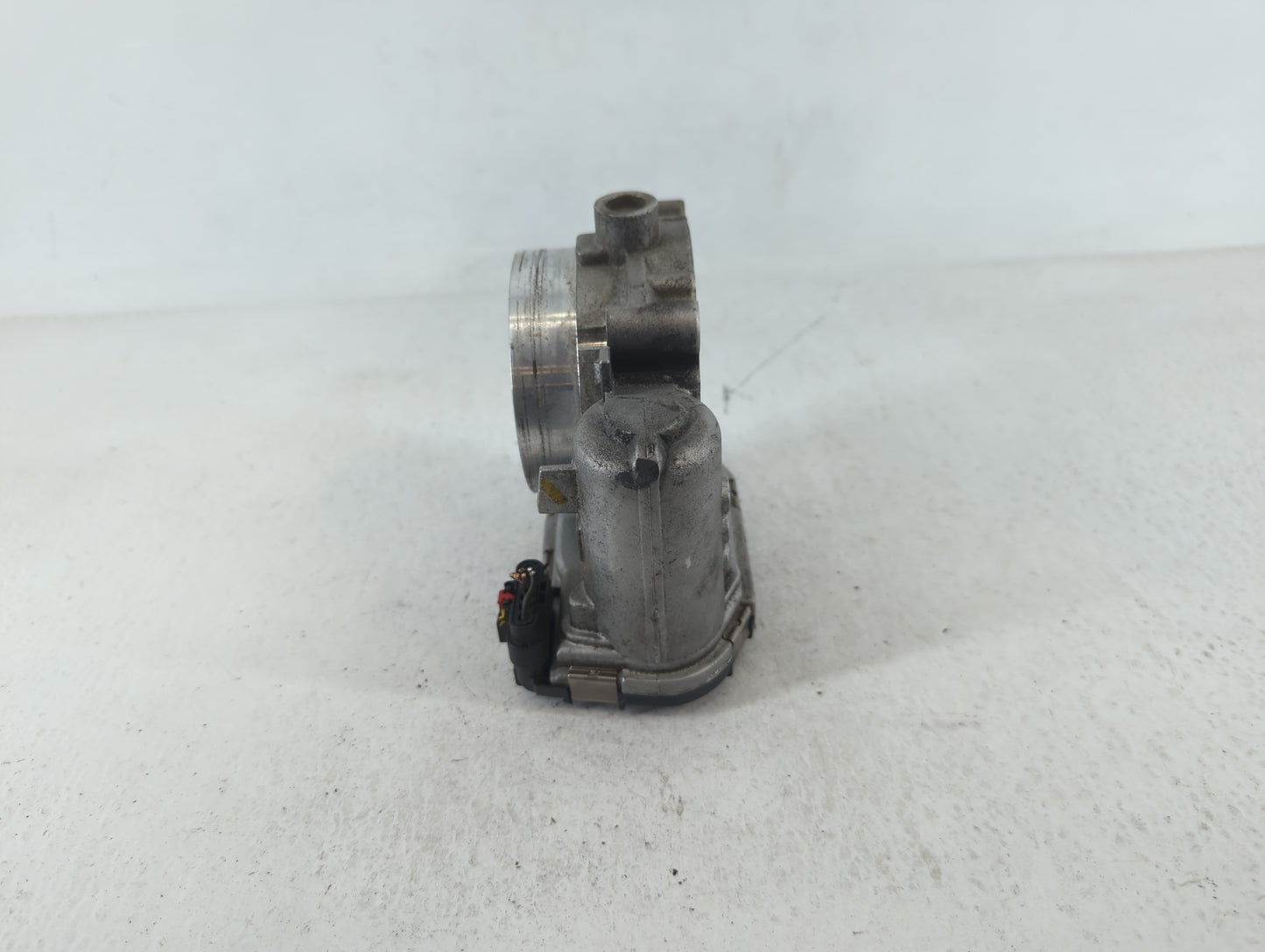 2011-2017 Chrysler 200 Throttle Body P/N:05184349AC 0 280 750 570 Fits OEM Used Auto Parts - Oemusedautoparts1.com