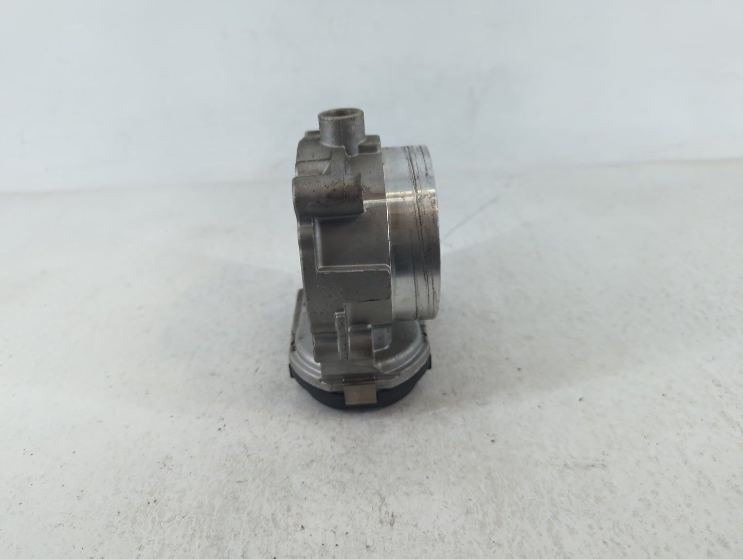 2011-2017 Chrysler 200 Throttle Body P/N:05184349AC 0 280 750 570 Fits OEM Used Auto Parts - Oemusedautoparts1.com