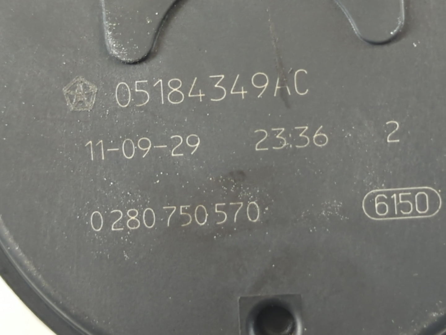 2011-2017 Chrysler 200 Throttle Body P/N:05184349AC 0 280 750 570 Fits OEM Used Auto Parts - Oemusedautoparts1.com