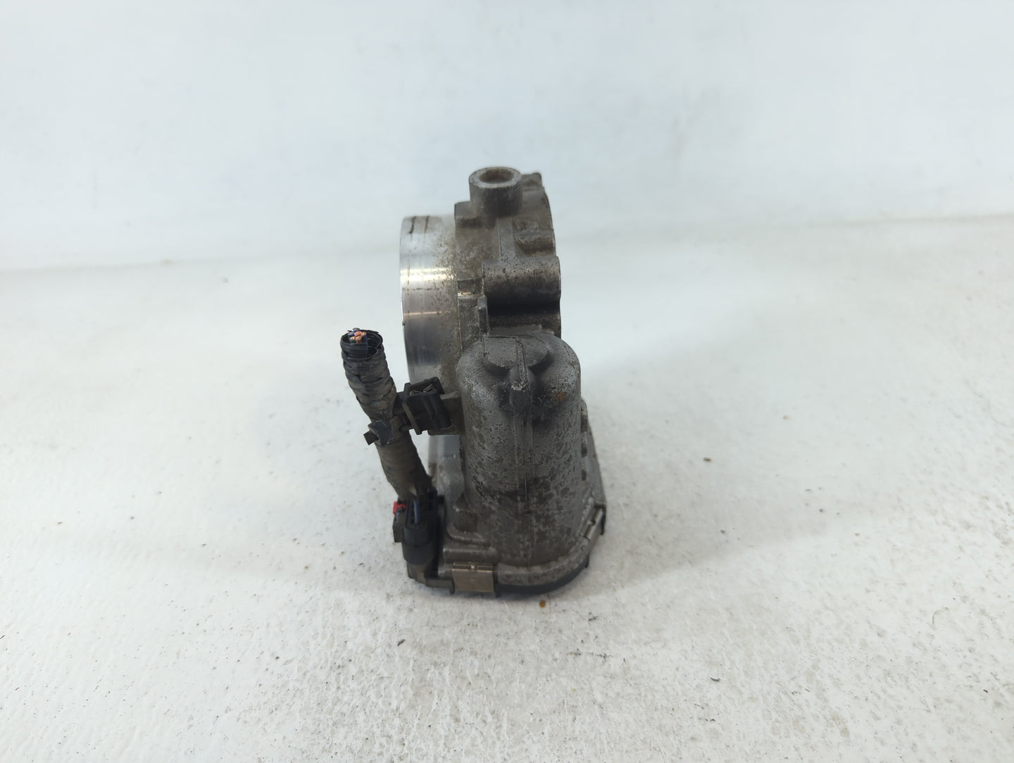 2011-2017 Chrysler 200 Throttle Body P/N:0 280 750 570 05184349AC Fits OEM Used Auto Parts - Oemusedautoparts1.com