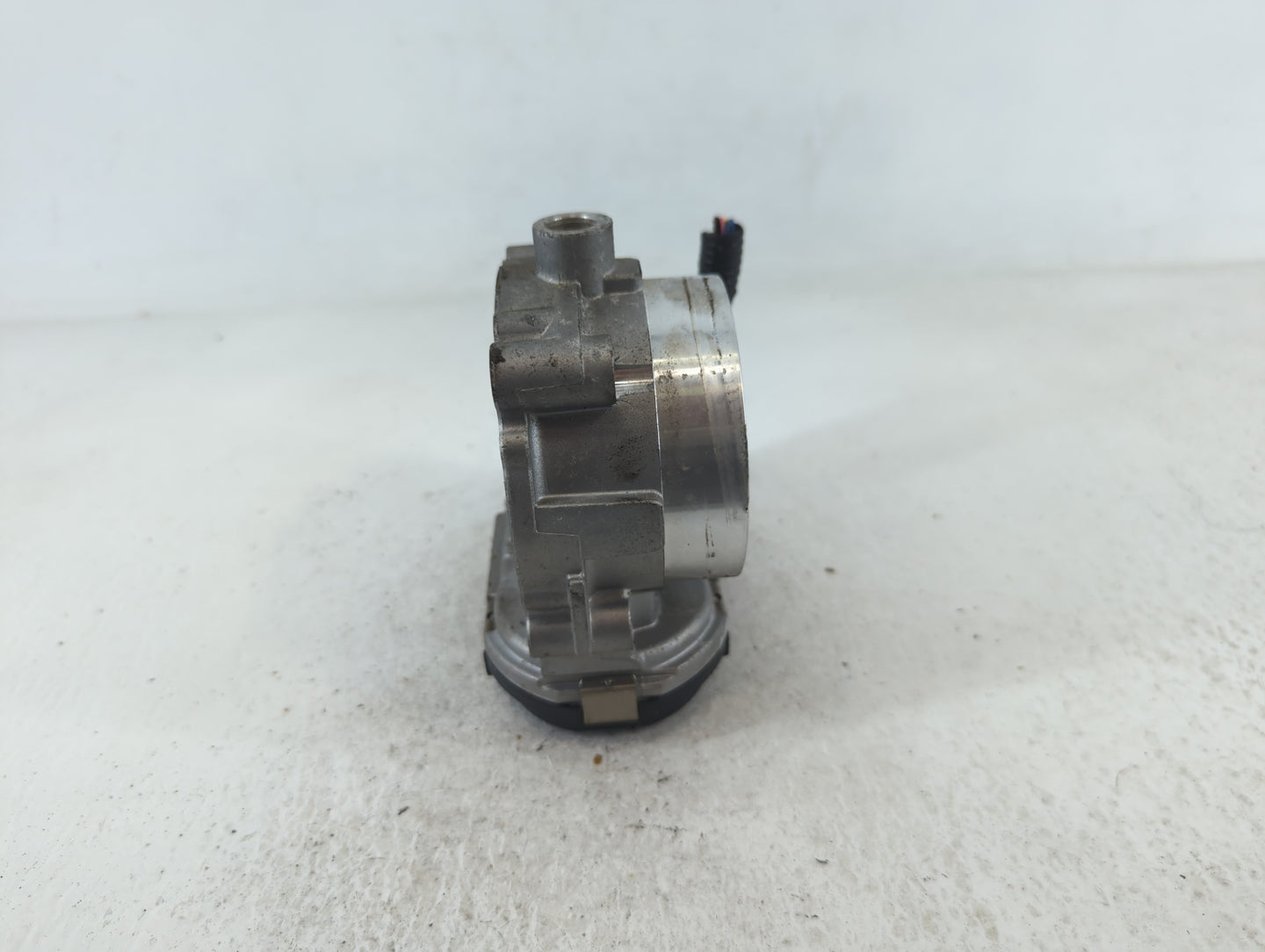 2011-2017 Chrysler 200 Throttle Body P/N:0 280 750 570 05184349AC Fits OEM Used Auto Parts - Oemusedautoparts1.com