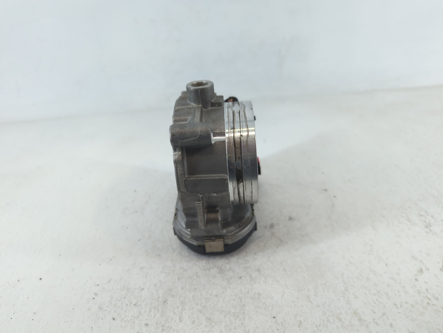 2011-2017 Chrysler 200 Throttle Body P/N:05184349AC 0 280 750 570 Fits OEM Used Auto Parts - Oemusedautoparts1.com