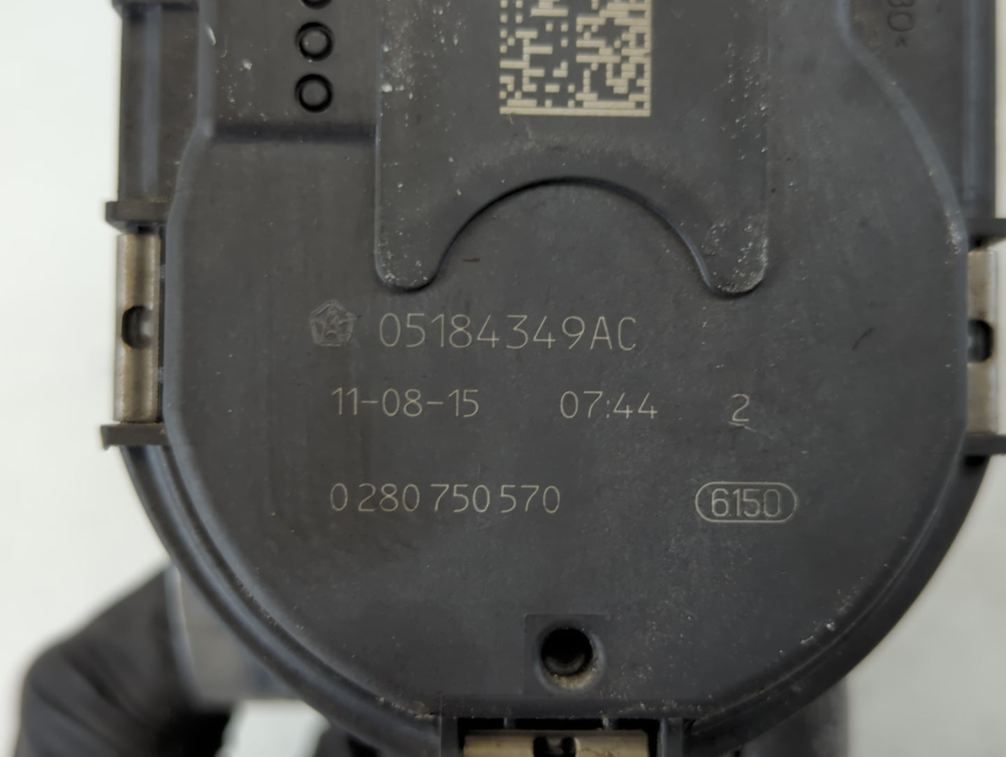 2011-2017 Chrysler 200 Throttle Body P/N:05184349AC 0 280 750 570 Fits OEM Used Auto Parts - Oemusedautoparts1.com