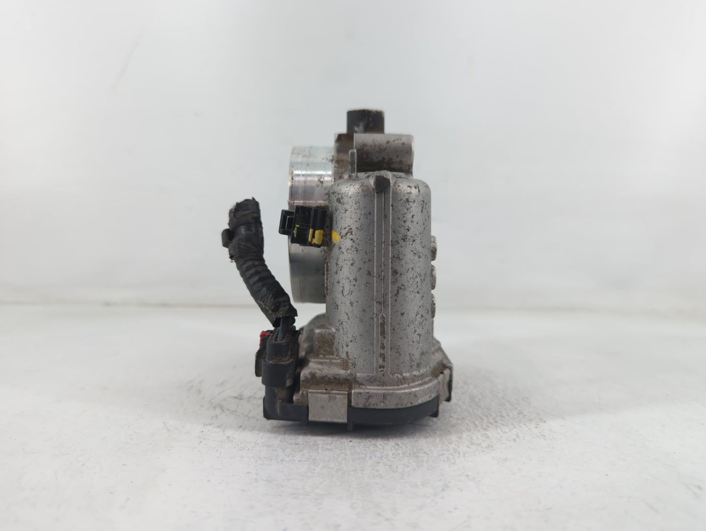 2011-2017 Chrysler 200 Throttle Body P/N:05184 349AC 0 280 750 570 Fits OEM Used Auto Parts - Oemusedautoparts1.com