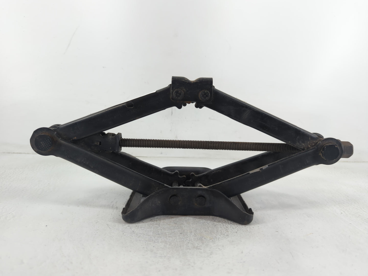 2012 Chrysler 200 Spare Scissor Car Jack - Oemusedautoparts1.com