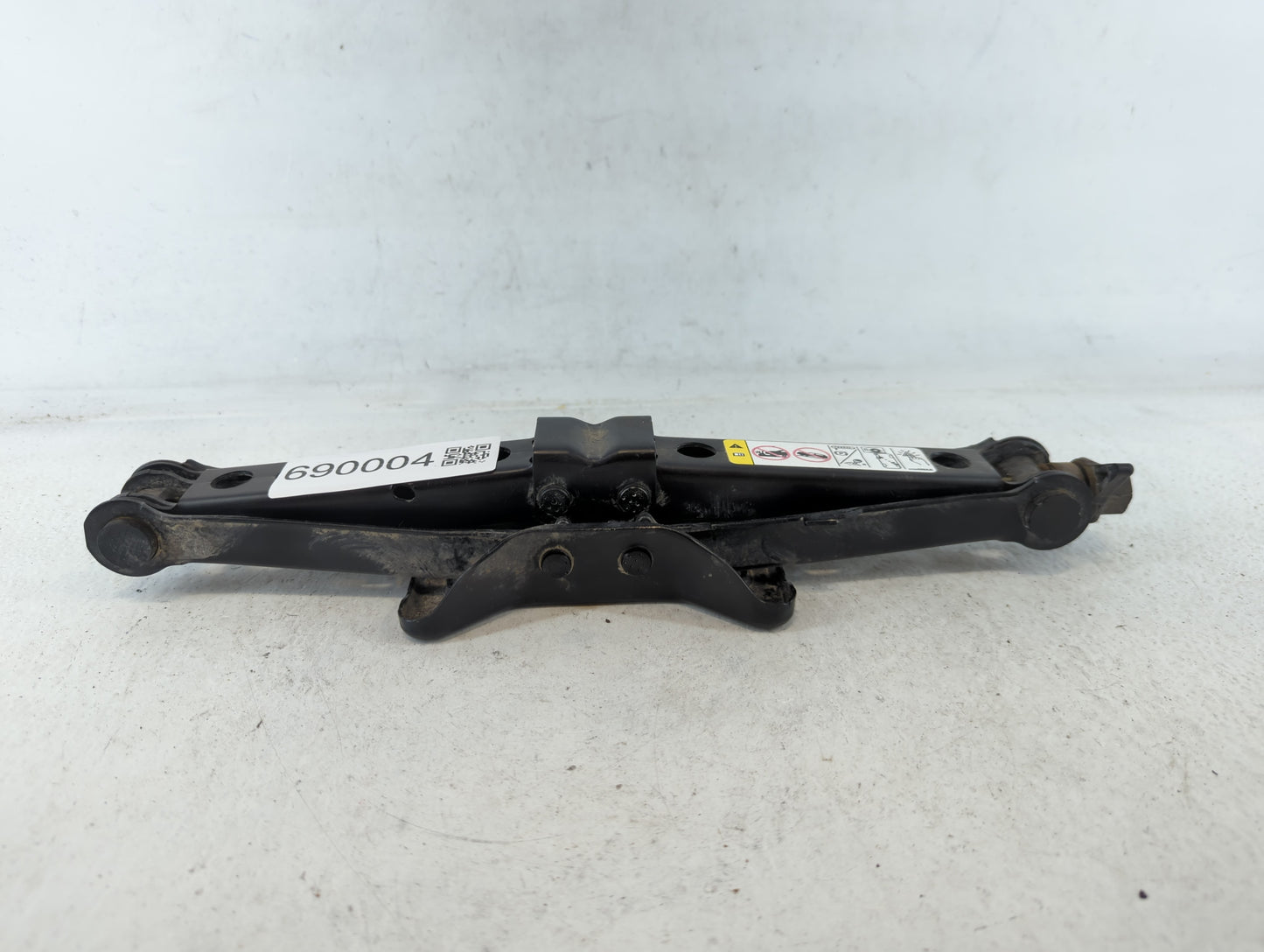 2012 Chrysler 200 Spare Scissor Car Jack - Oemusedautoparts1.com