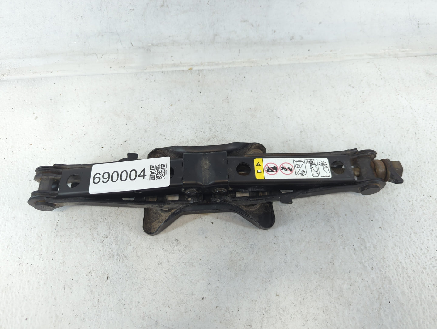 2012 Chrysler 200 Spare Scissor Car Jack - Oemusedautoparts1.com