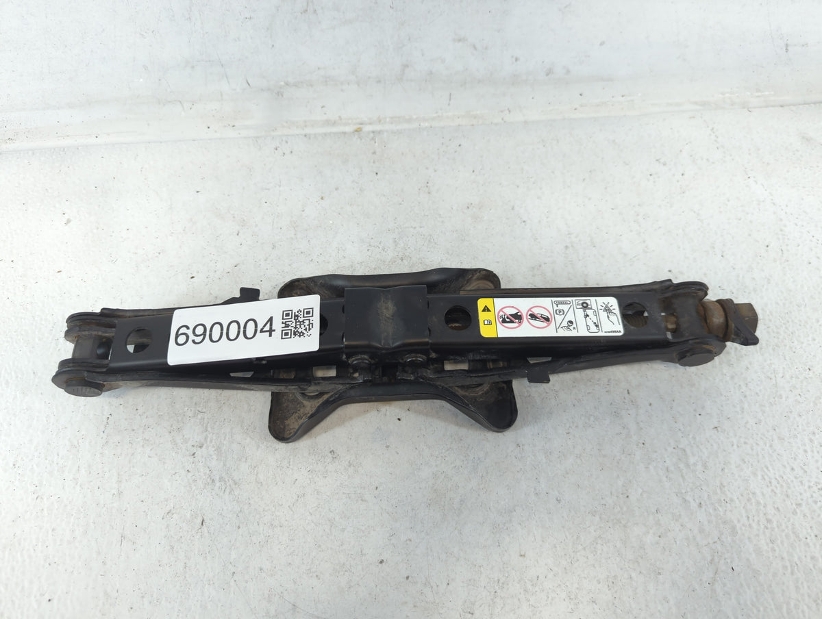 2012 Chrysler 200 Spare Scissor Car Jack 690004 - Oemusedautoparts1.com
