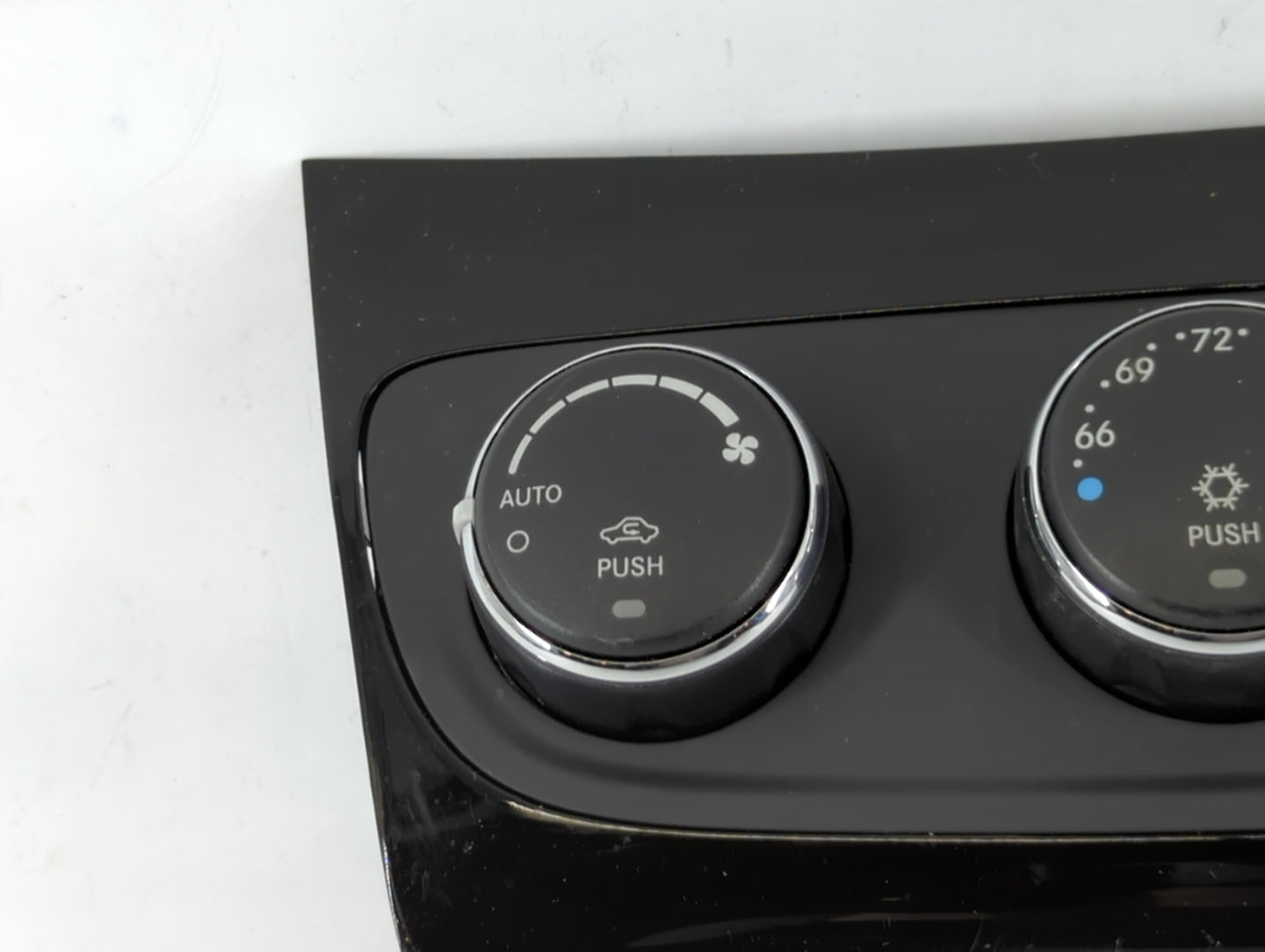 2011-2014 Chrysler 200 Climate Control Module Temperature AC/Heater Replacement P/N:P55111888AI Fits OEM Used Auto Parts - O