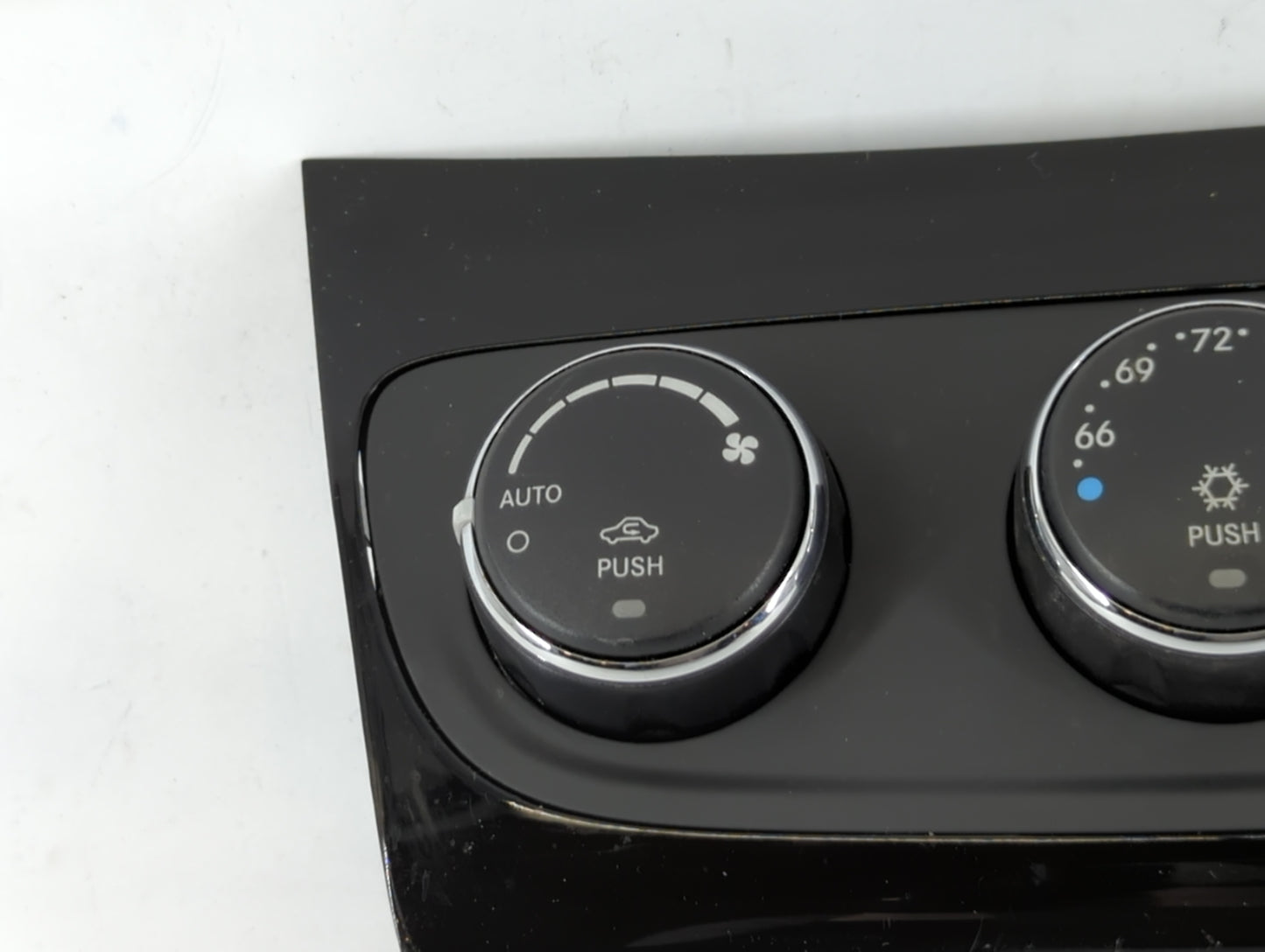 2011-2014 Chrysler 200 Climate Control Module Temperature AC/Heater Replacement P/N:P55111888AI Fits OEM Used Auto Parts - O