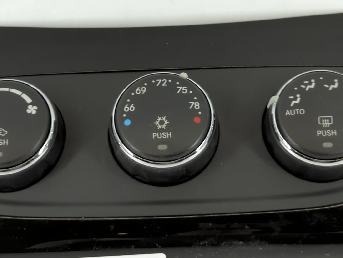 2011-2014 Chrysler 200 Climate Control Module Temperature AC/Heater Replacement P/N:P55111888AI Fits OEM Used Auto Parts - O