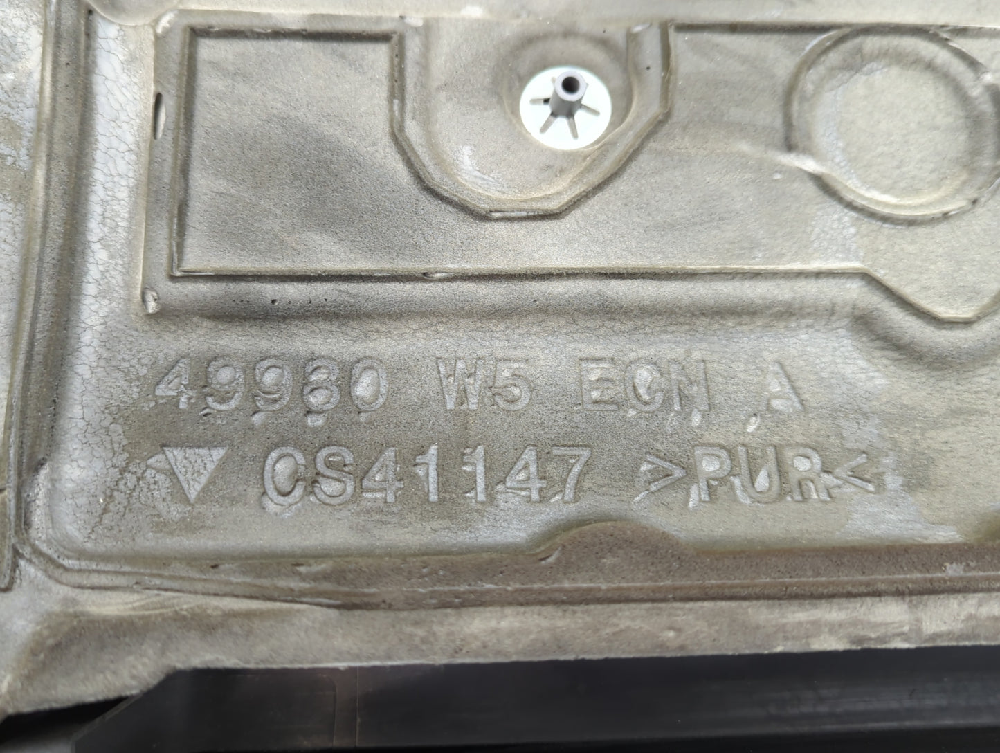 2012 Chrysler 200 Engine Cover - Oemusedautoparts1.com