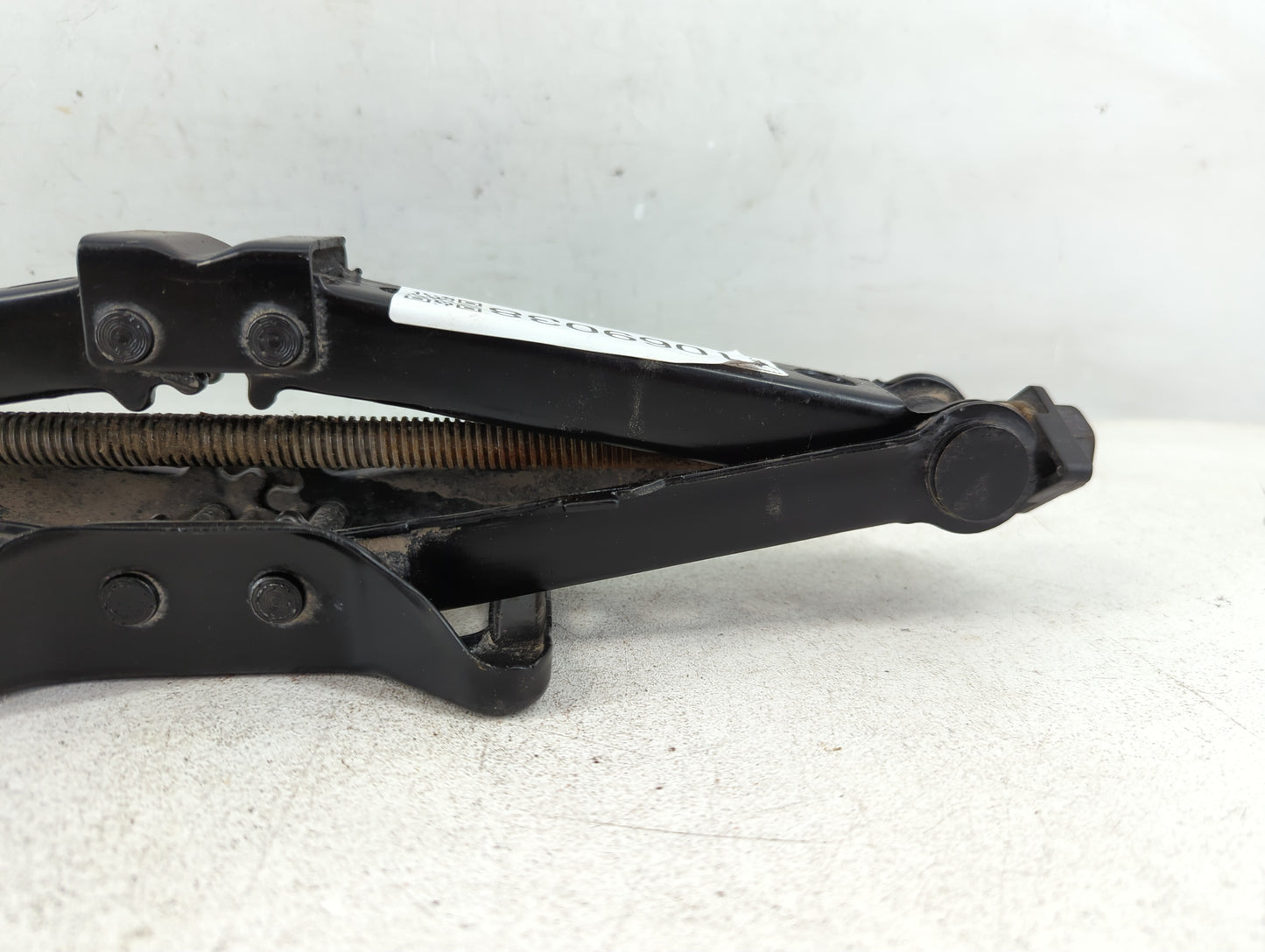 2012 Chrysler 300 Spare Scissor Car Jack - Oemusedautoparts1.com