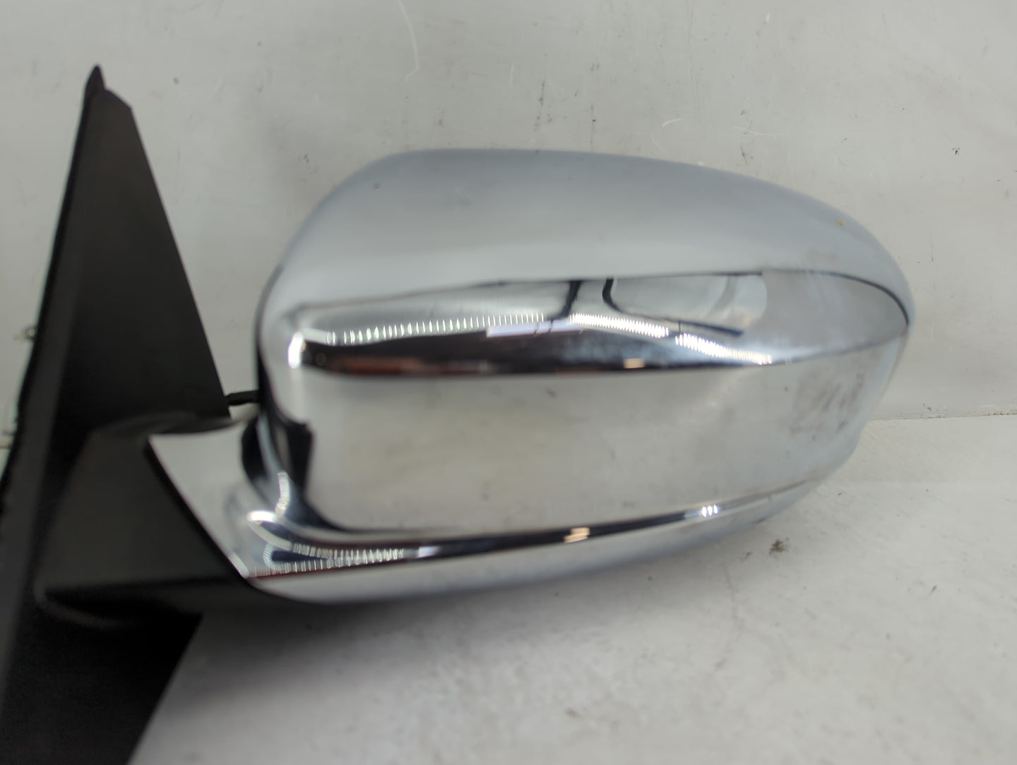 2012-2014 Chrysler 300 Side Mirror Replacement Driver Left View Door Mirror P/N:80377 Fits Fits 2012 2013 2014 OEM Used Auto