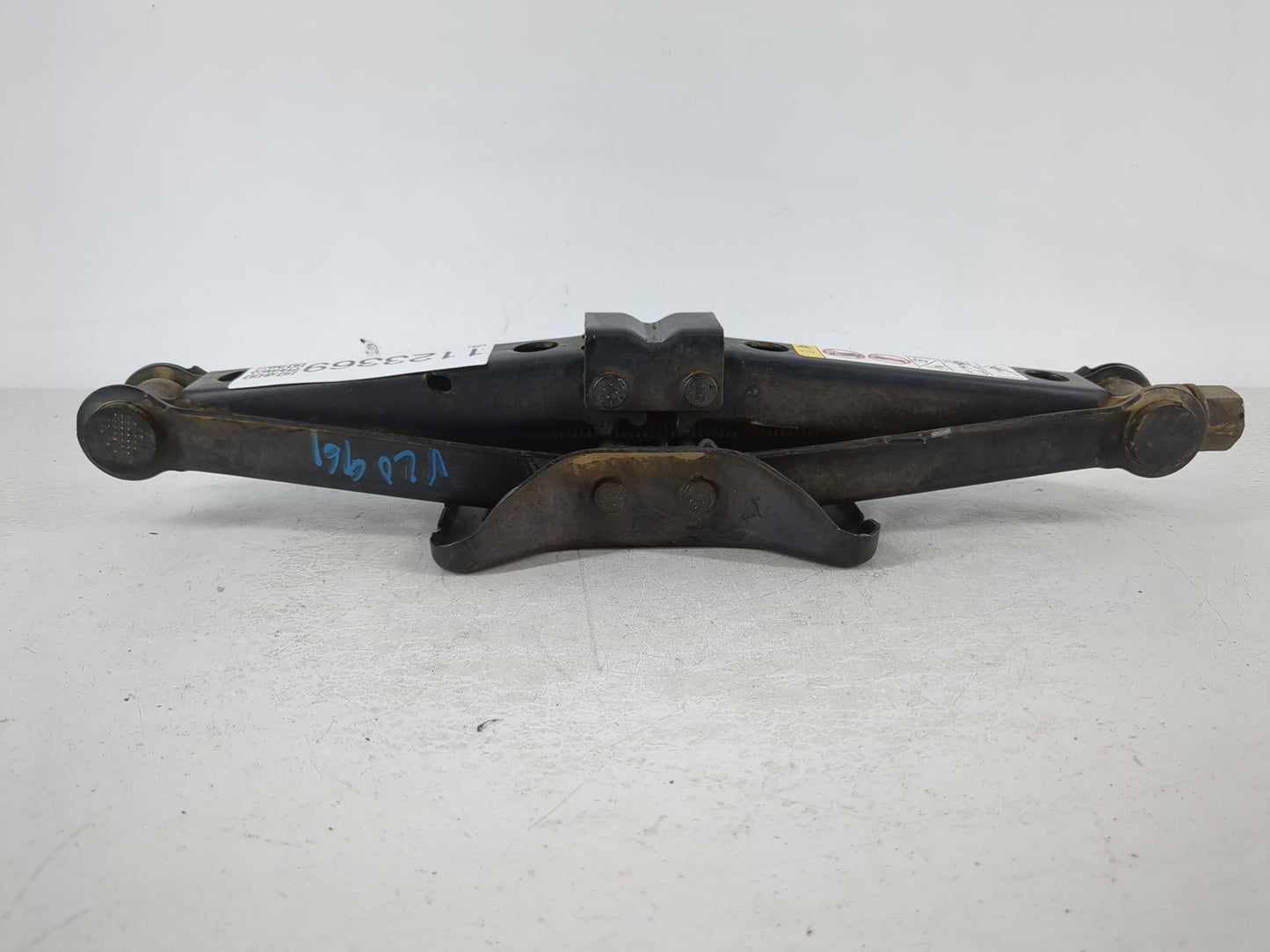 2012 Chrysler 300 Spare Scissor Car Jack - Oemusedautoparts1.com