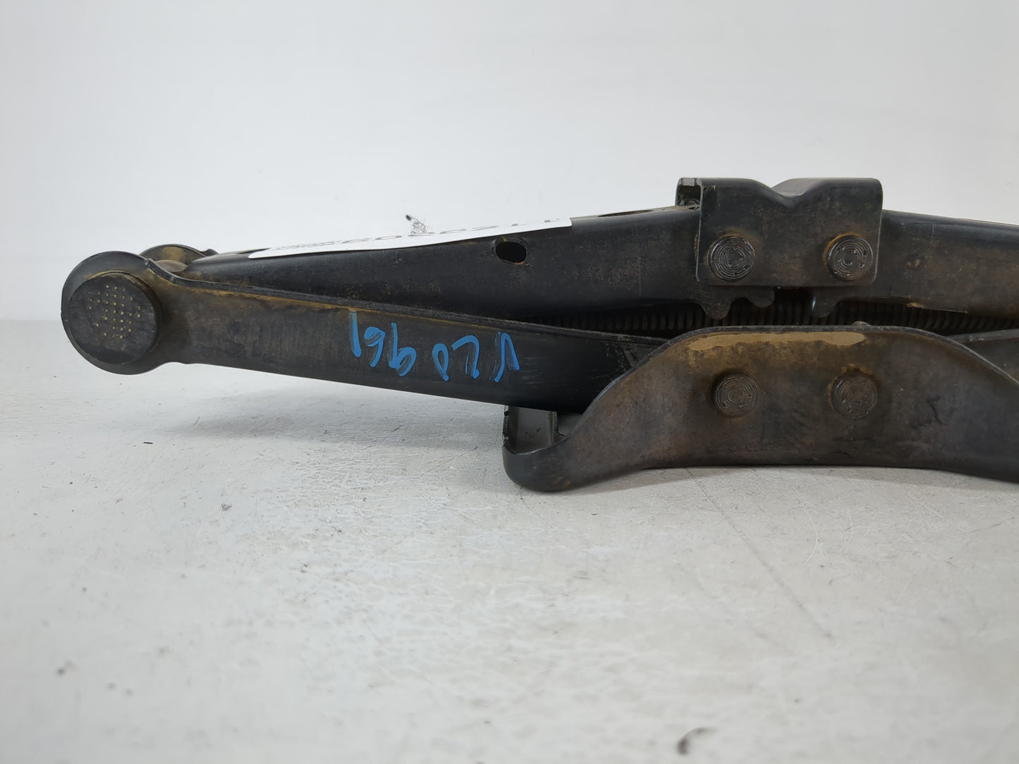 2012 Chrysler 300 Spare Scissor Car Jack - Oemusedautoparts1.com