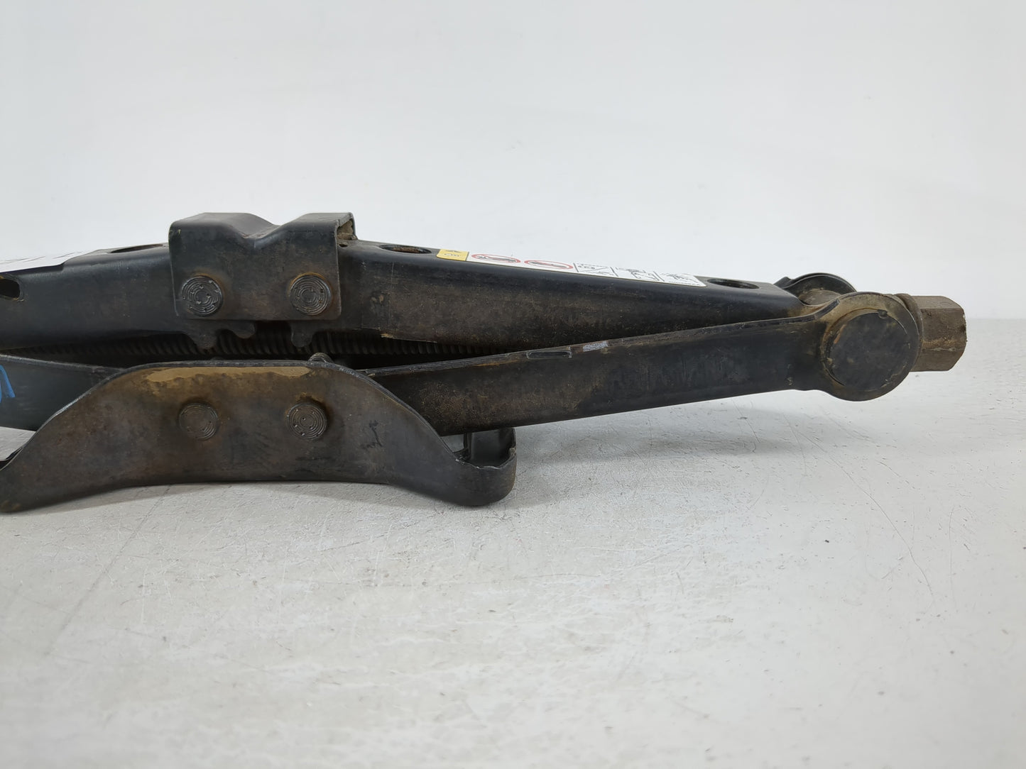 2012 Chrysler 300 Spare Scissor Car Jack - Oemusedautoparts1.com