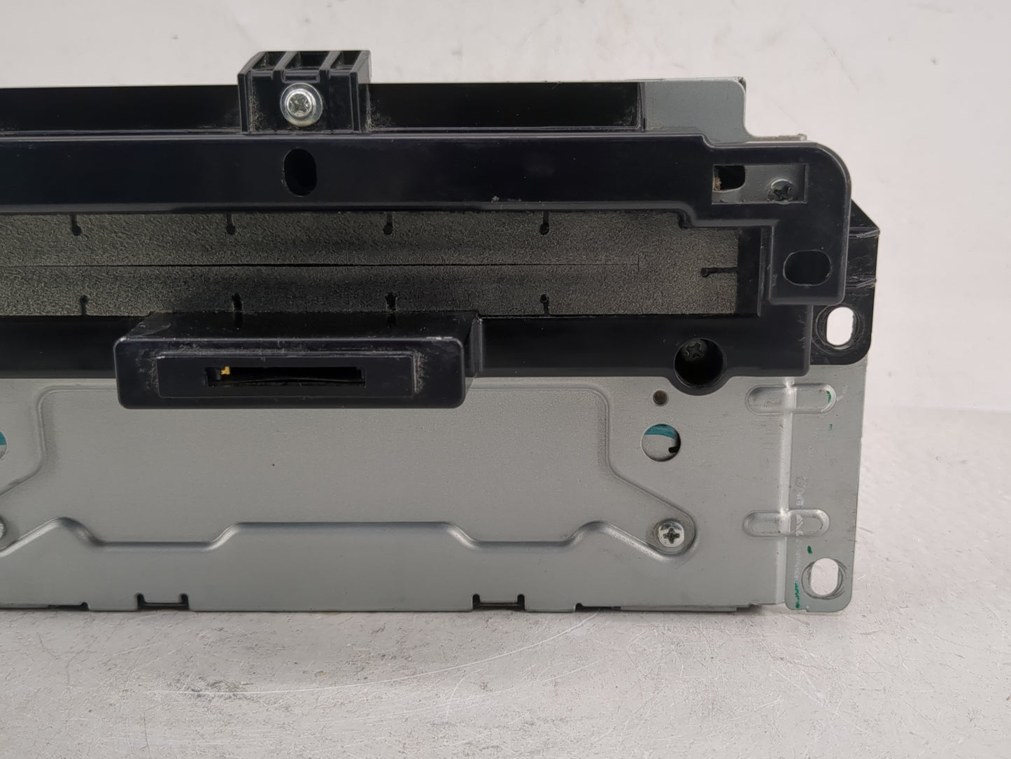 2012 Chrysler 300 Radio AM FM Cd Player Receiver Replacement P/N:P05091038AK Fits OEM Used Auto Parts - Oemusedautoparts1.co