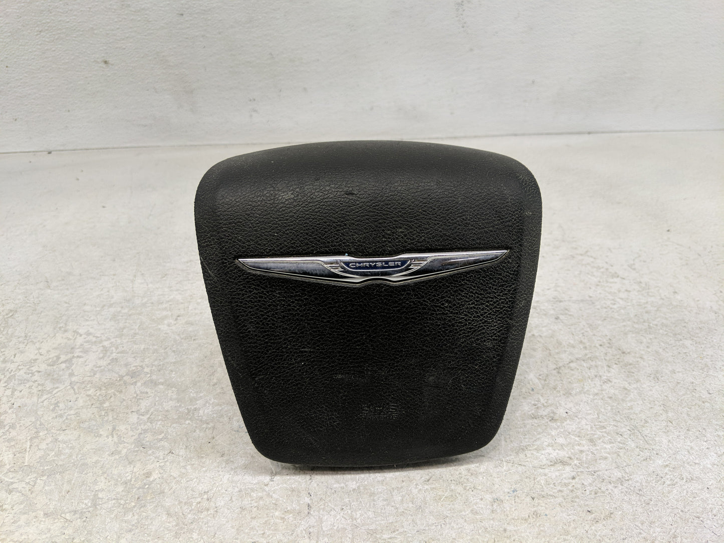 2011-2014 Chrysler 300 Air Bag Driver Left Steering Wheel Mounted Fits Fits 2011 2012 2013 2014 OEM Used Auto Parts - Oemuse